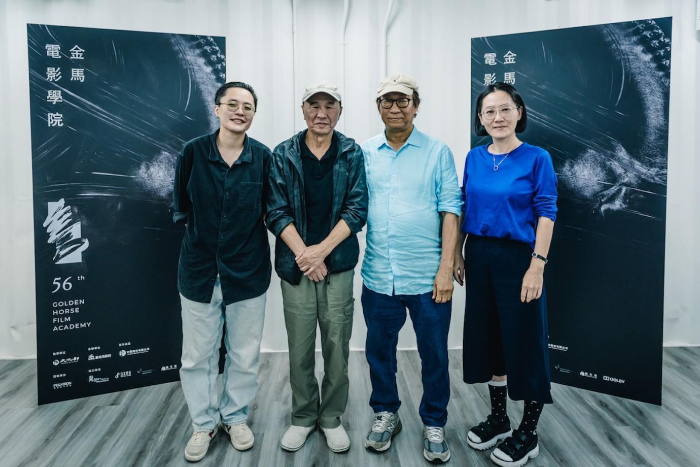 金馬電影學院今日開學,左起為今年導師陳映蓉、院長侯孝賢、學務長廖慶松、導師李芸嬋。(金馬執委會提供)