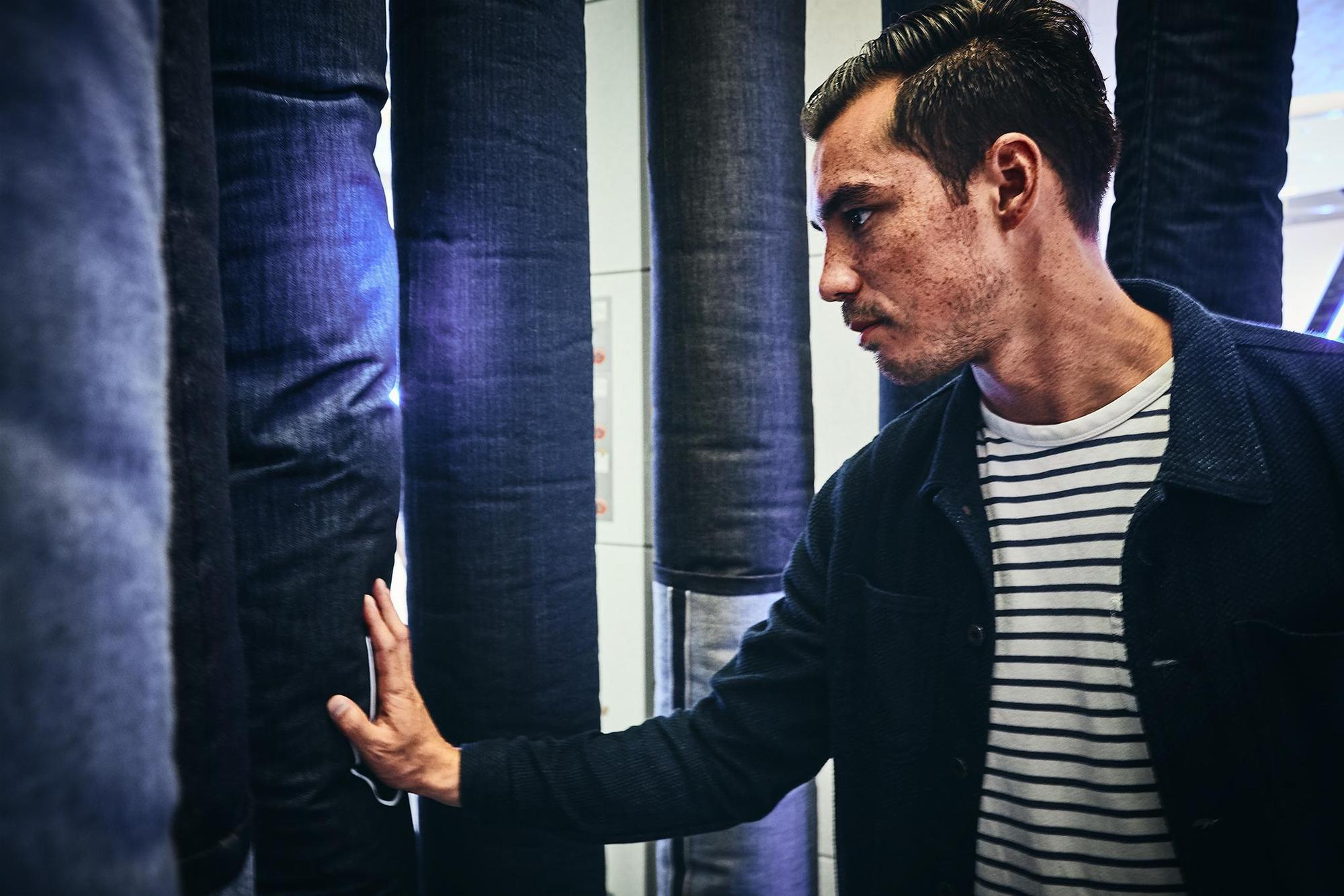 ISKO DENIM SOUND TEXTURES於日本大阪大丸心齋橋展場的裝置藝術,展至11月4日。(ISKO Japan提供)