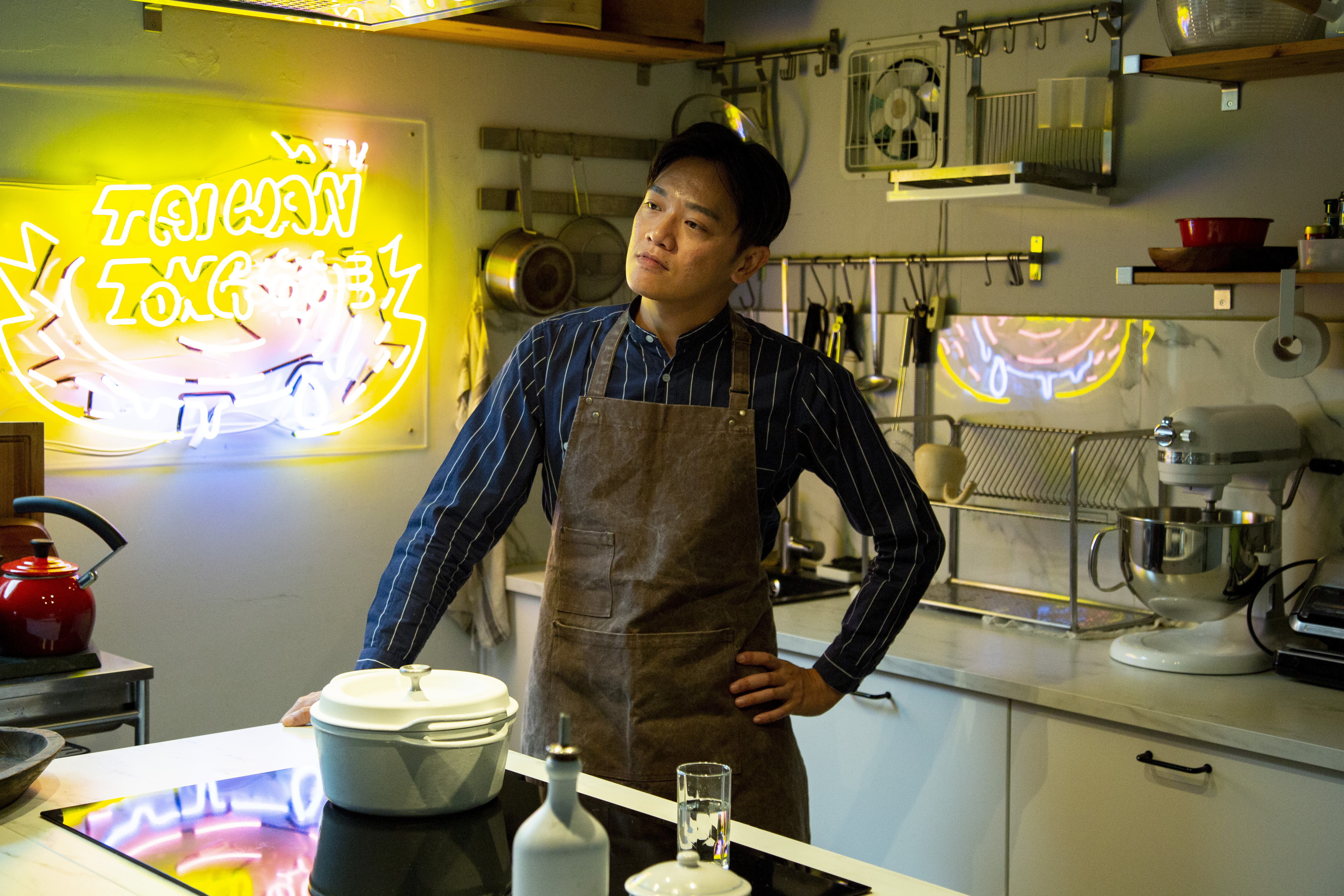 廚藝電視節目這幾年不再流行了，Soac嗅到了改變，開始自稱「廢寶」在YouTube上成立頻道，拍攝的短片輕鬆耍廢，很有他的風格。