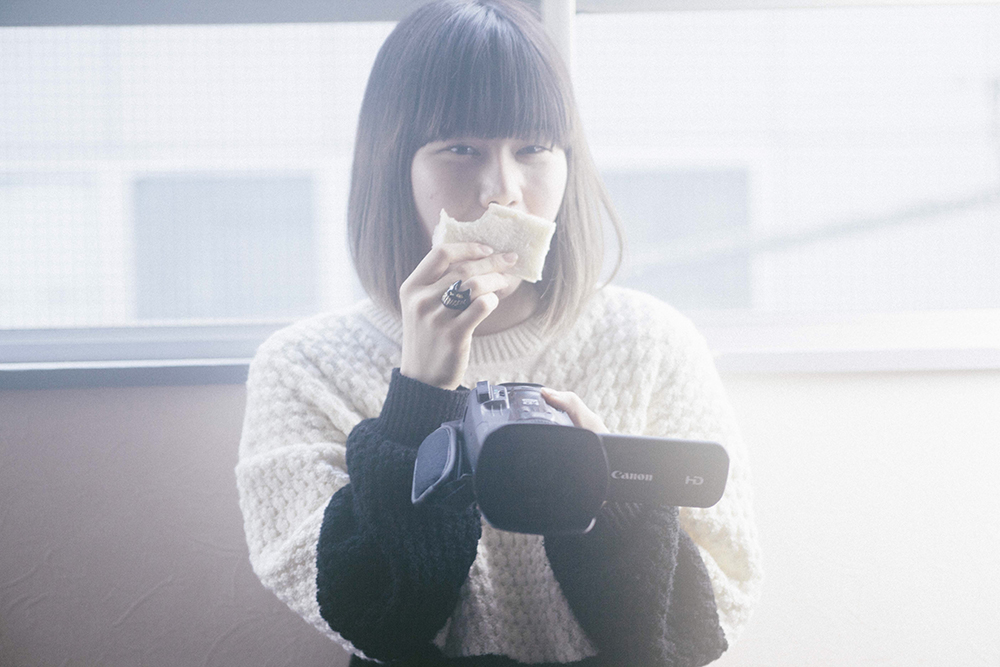 擁有「可愛教主」頭銜的導演山戶結希，受邀前進高雄電影節，分享她如何號召年輕的創作者一起拍片。（高雄電影節提供）