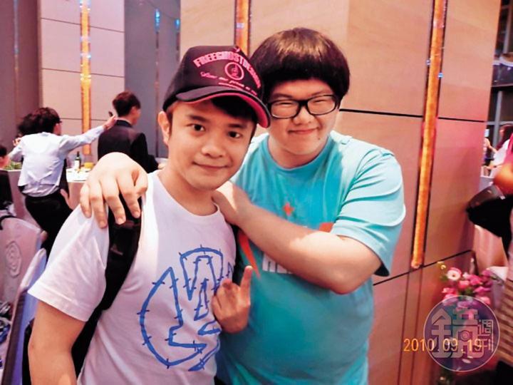 藝人林育羣（右）、孫耀威、方泂鑌等藝人都曾跟李冠億同框，合照都被李用來詐騙。（讀者提供）