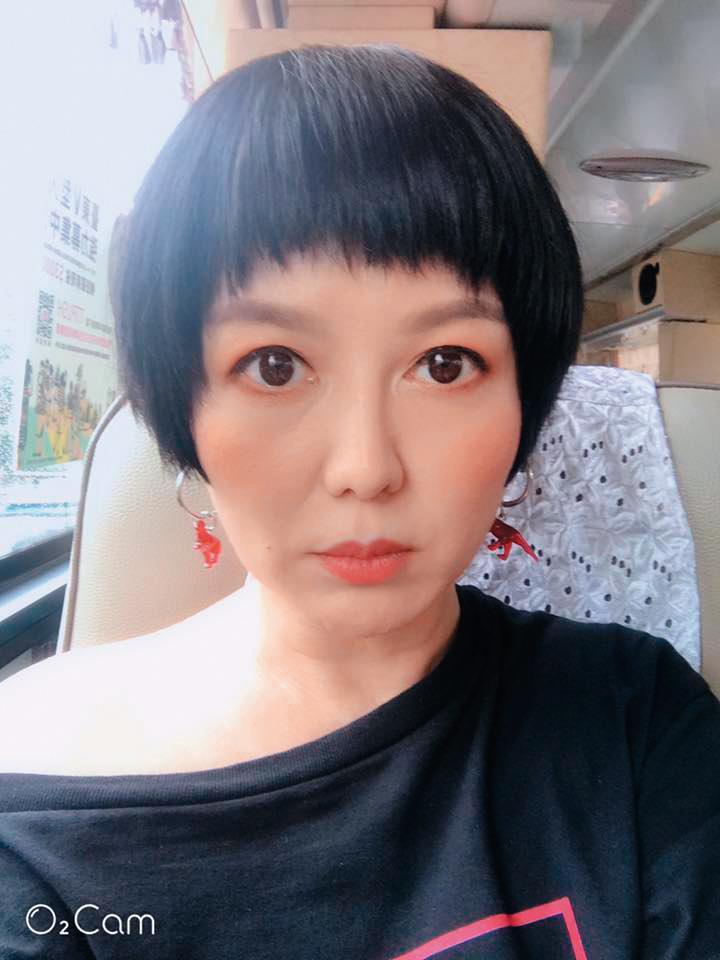 苗可麗是單親媽媽,她的女兒也將海外留學,她雖不捨但仍支持。(翻攝苗可麗臉書)