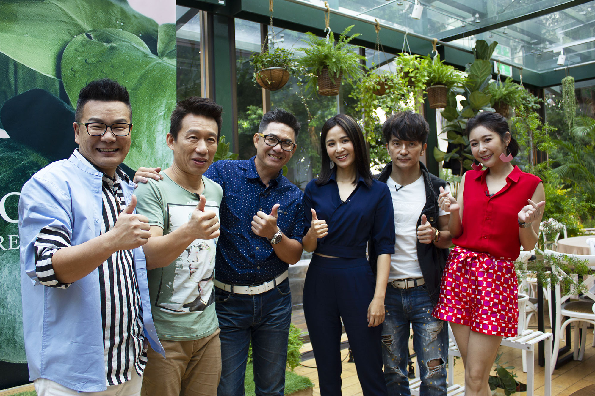 緯來綜合台實境節目《歡迎光琳》，主持人沈玉琳邀請郭子乾、洪都拉斯、唐從聖與吳怡霈合體吃飯聊天成座上嘉賓。（緯來提供）