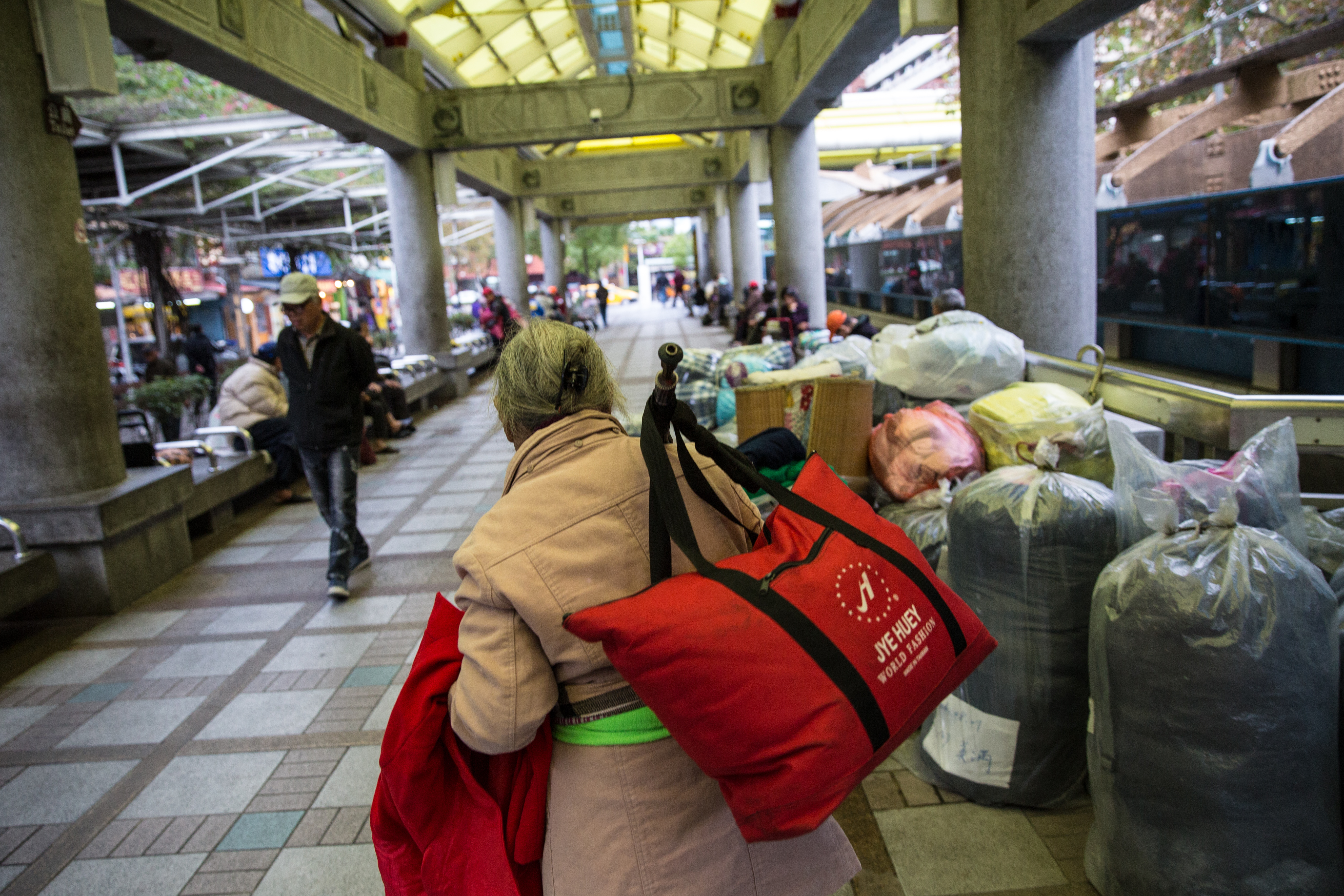 在街頭女街友相對少，必需克服比更多生存困難