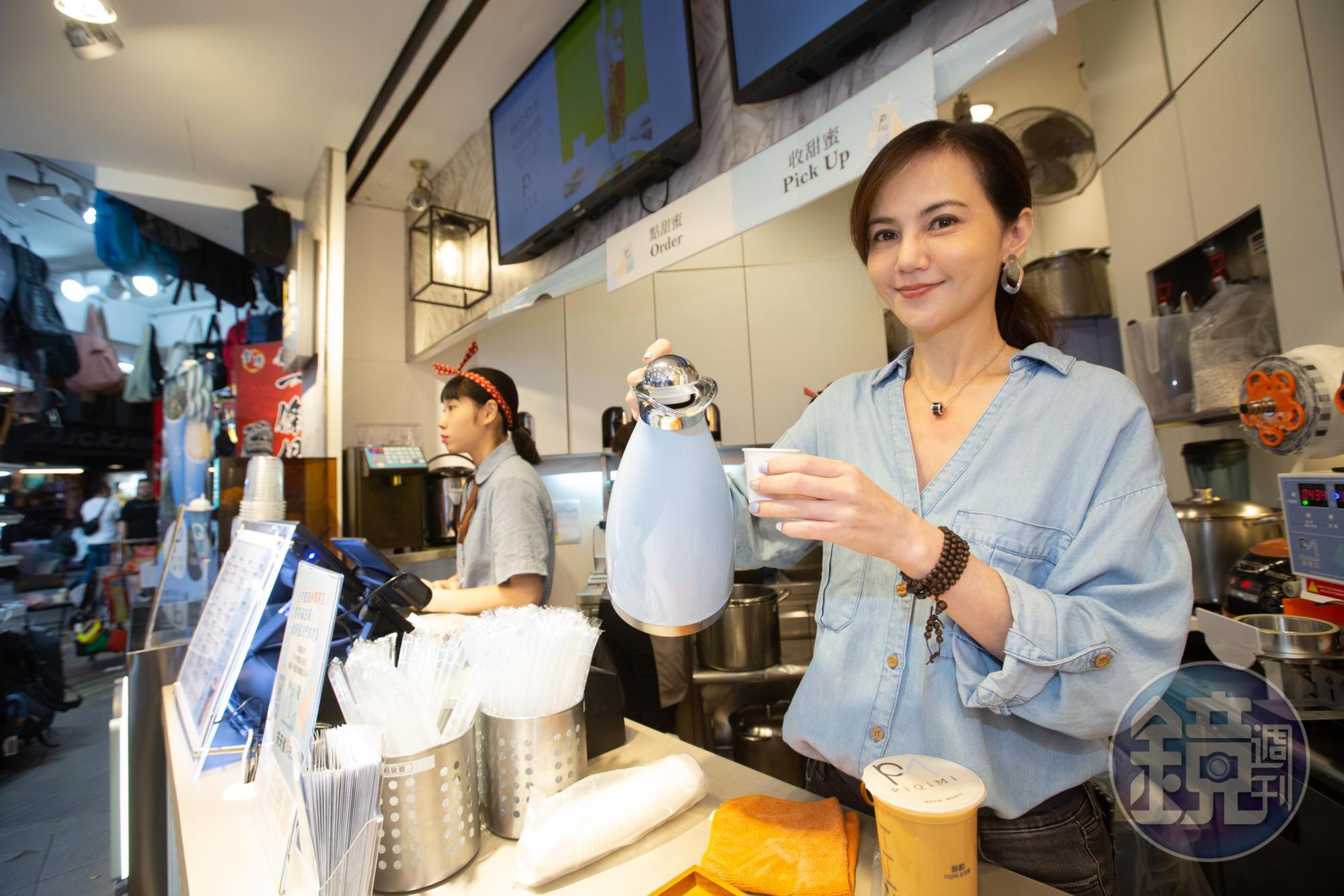 藝人簡沛恩轉型從商多年，不懼手搖茶飲市場飽和，仍自創品牌在西門町開店。