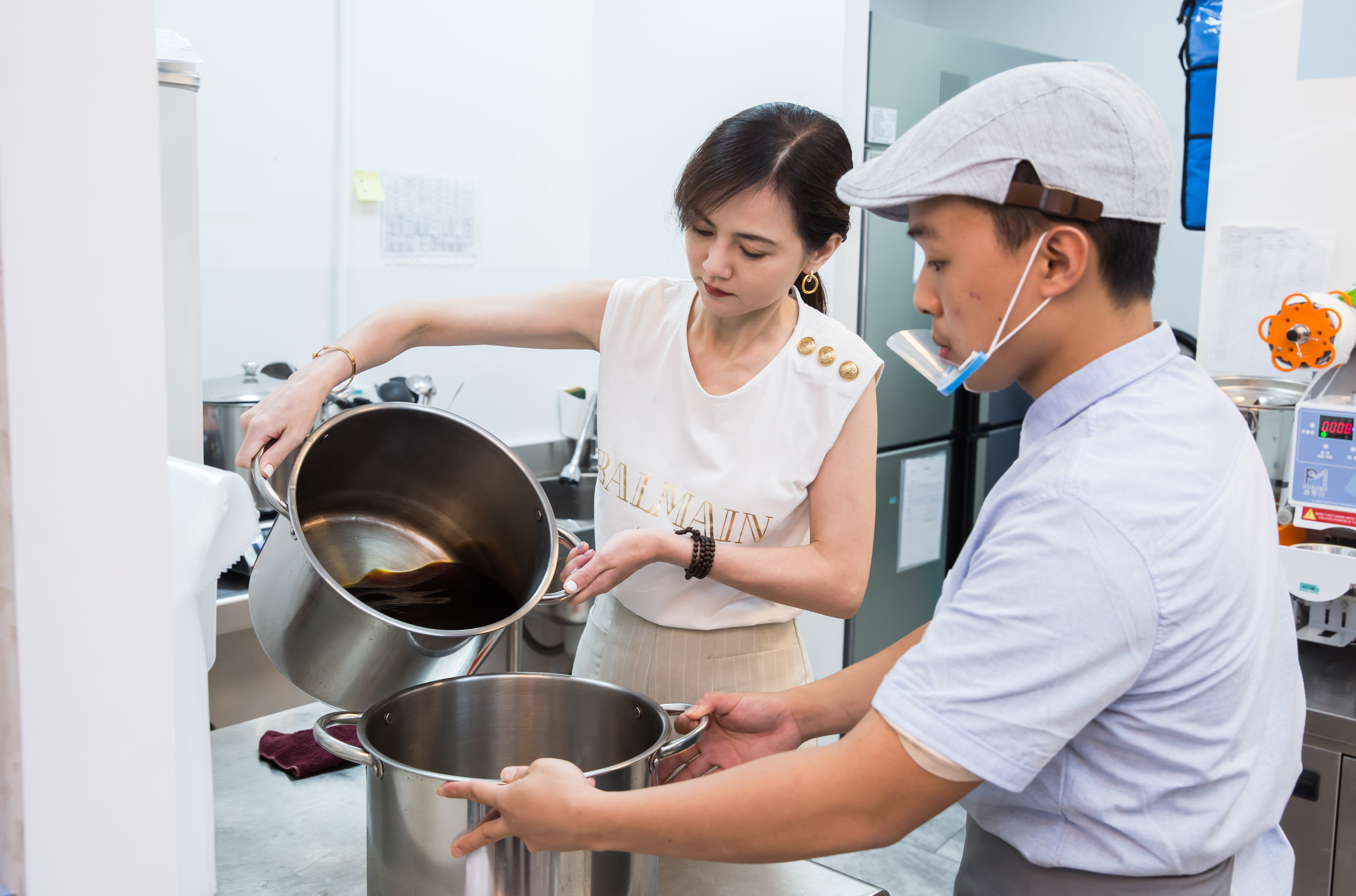 簡沛恩認為女藝人標籤，並沒有為她的從商路帶來太多好處，反而得面對不少刻板印象，她因此更加倍學習。