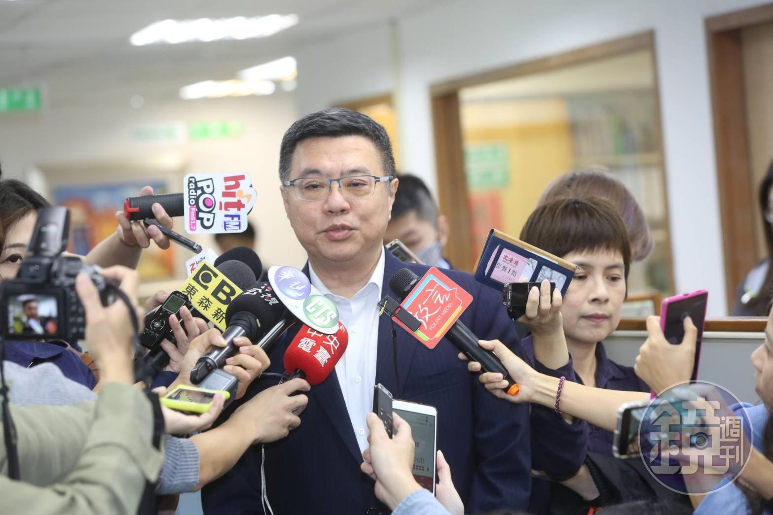 民進黨主席卓榮泰中常會前接受媒體訪問。