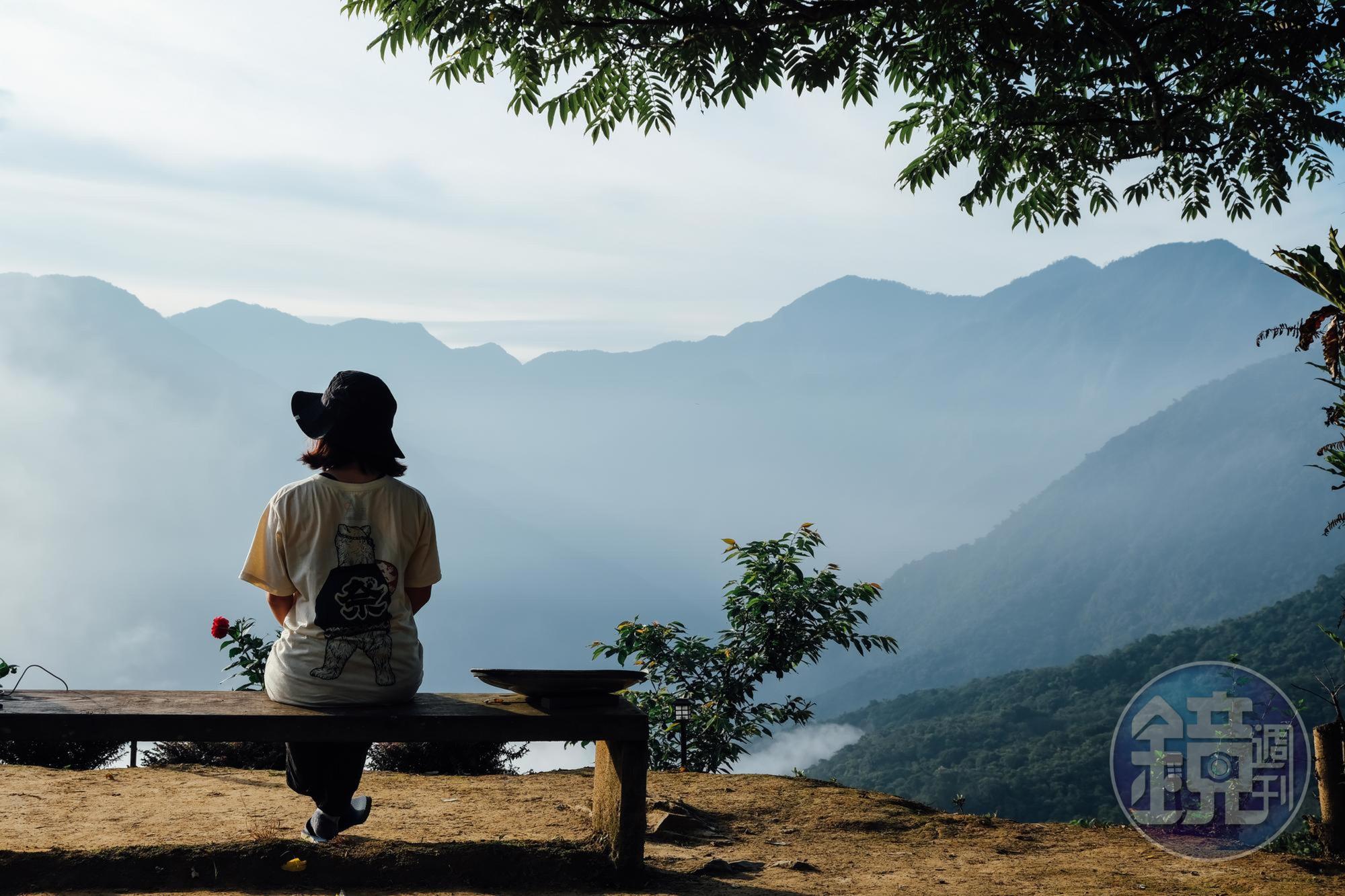 達道的家有著絕美山景。