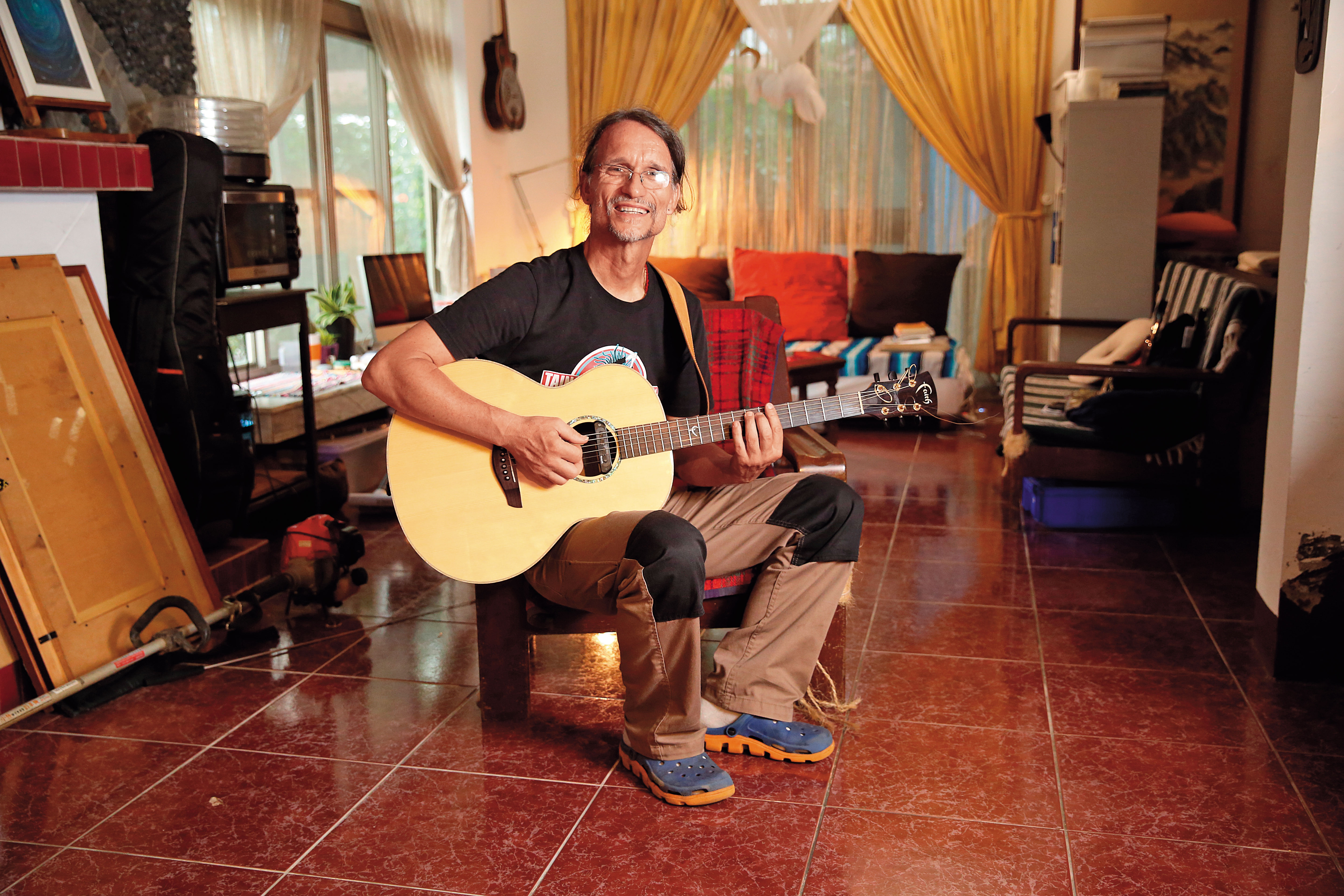 Axel自認自己很不德國，熱愛藝術、嚮往自由的個性，反而比較像羅馬尼亞籍的父親。