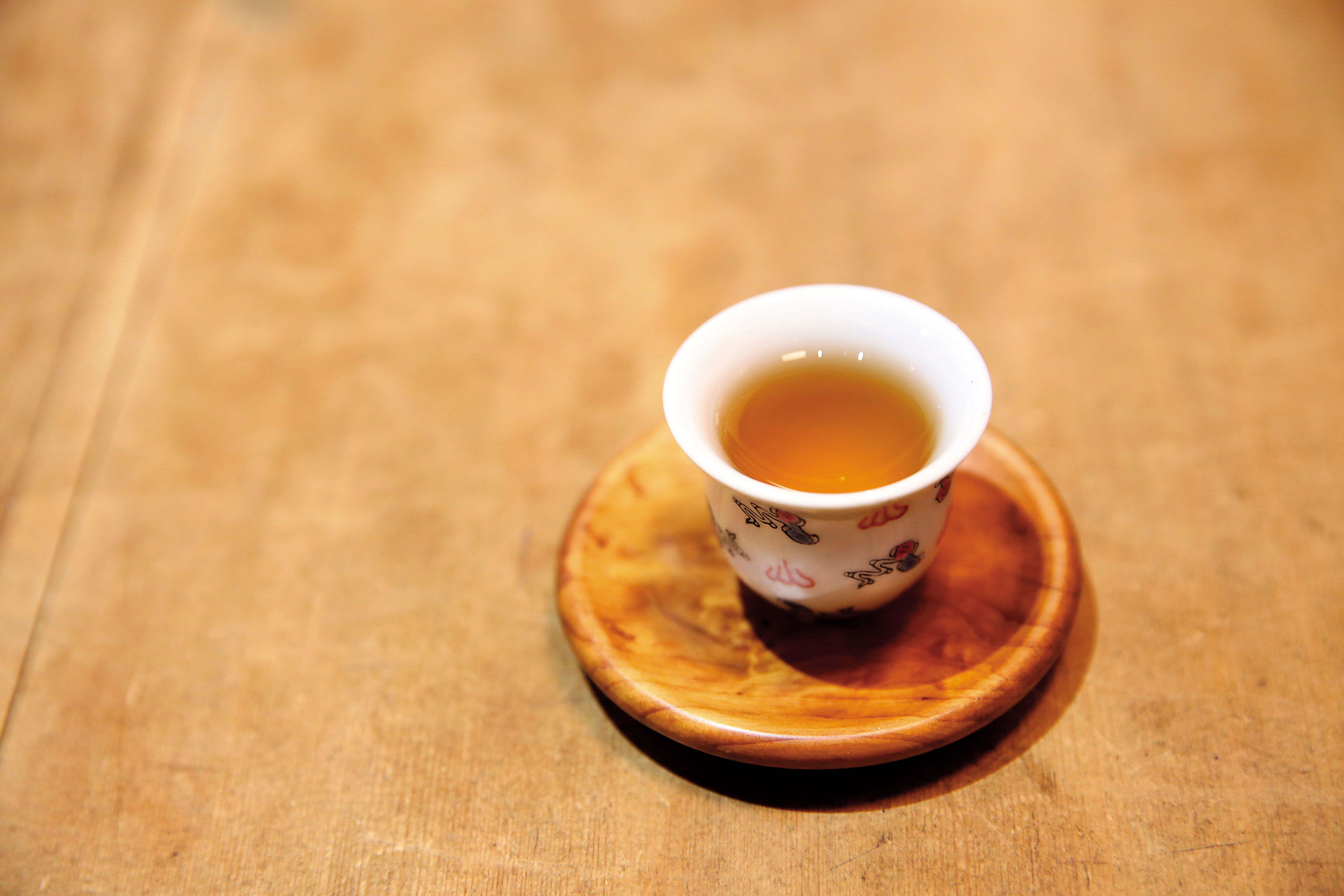茶湯被葉東泰賦上詩詞後,茶葉不再只是茶葉而已,品茶有更多意涵。