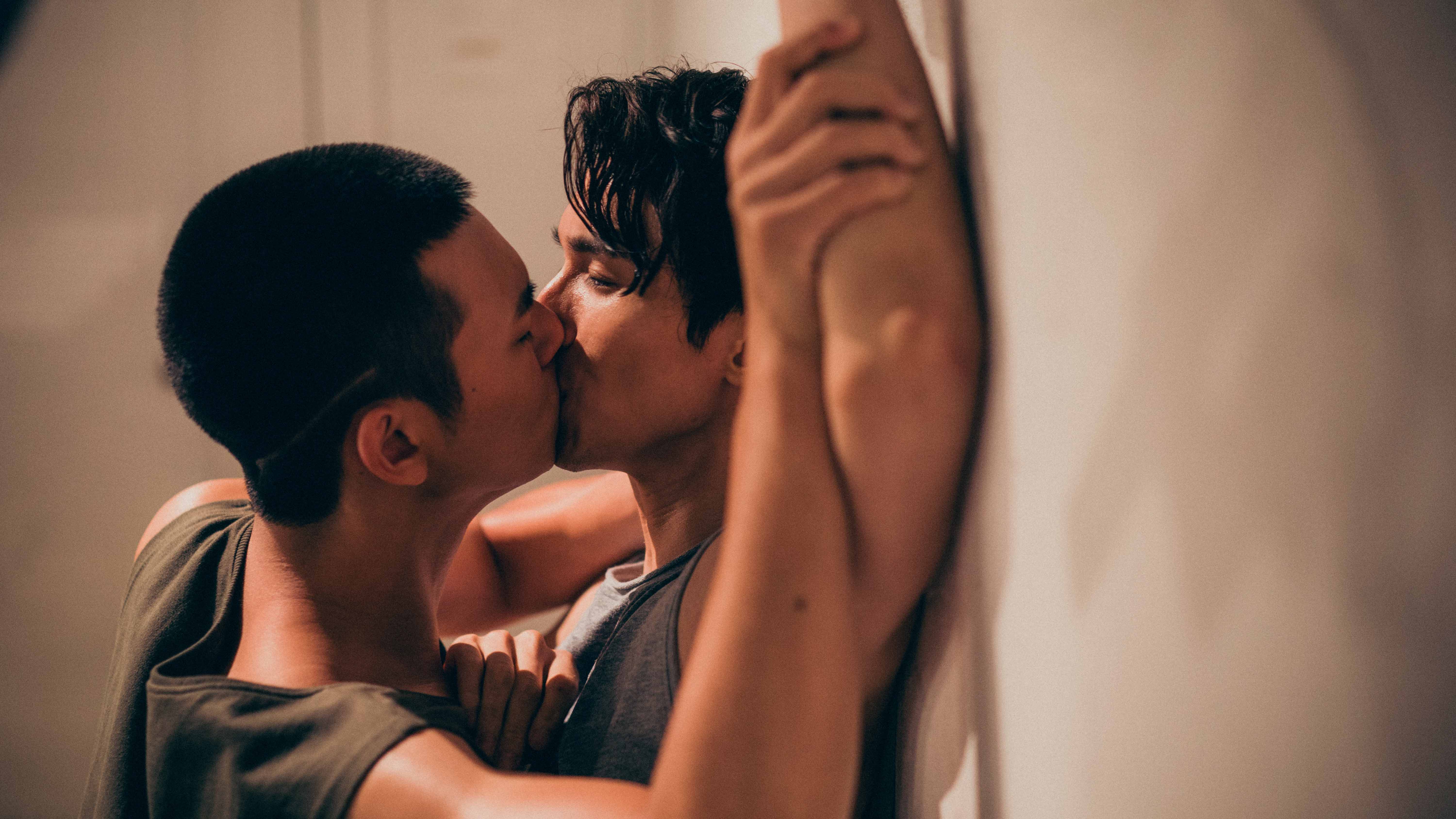 HIStory3第二單元《那一天》主CP宋緯恩、黃雋智不打不相識，劉韋辰（左）更在健身室強吻張瀚元。（LIVETV提供）