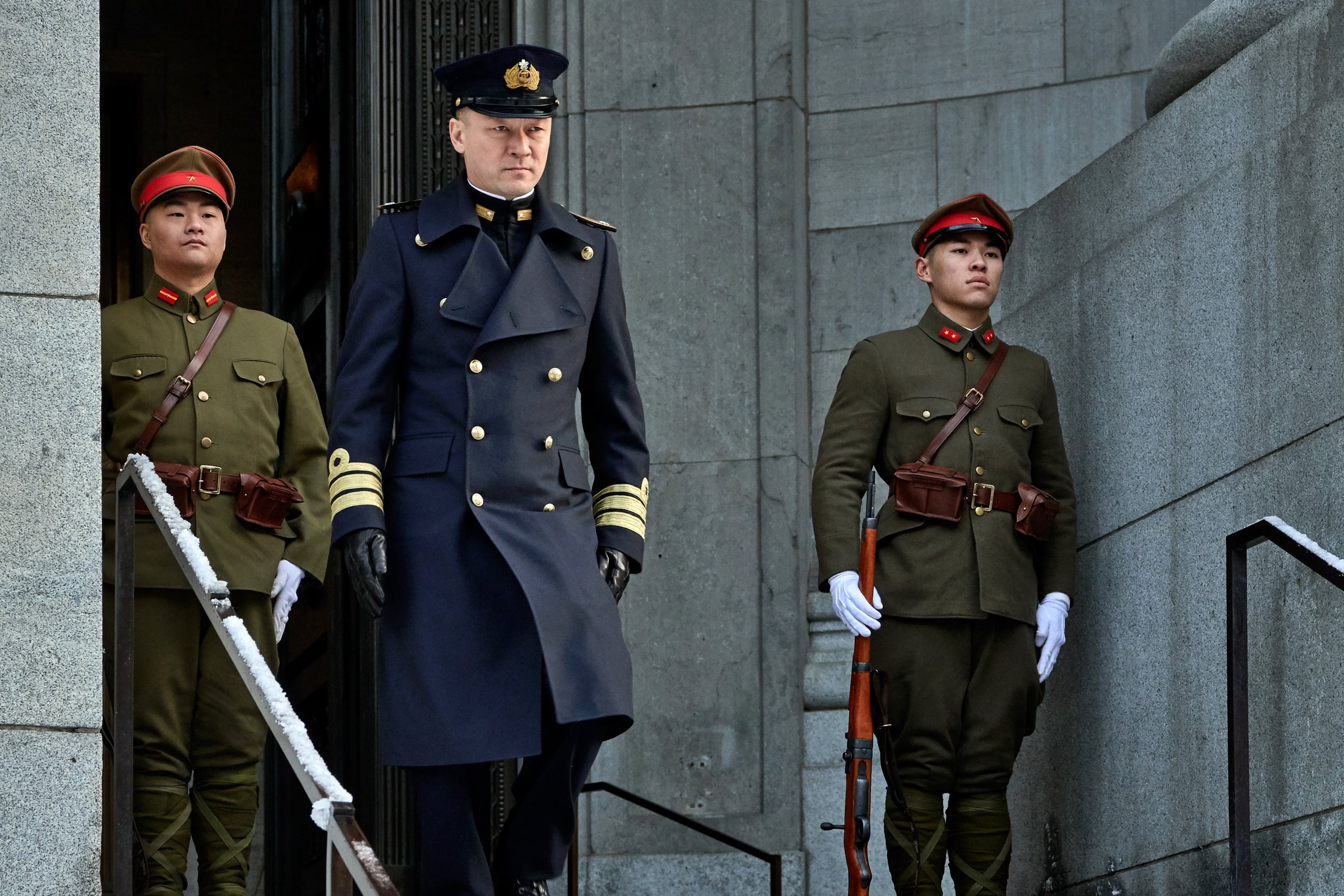 淺野忠信軍服造型既帥氣又有將軍的氣勢。（双喜提供）