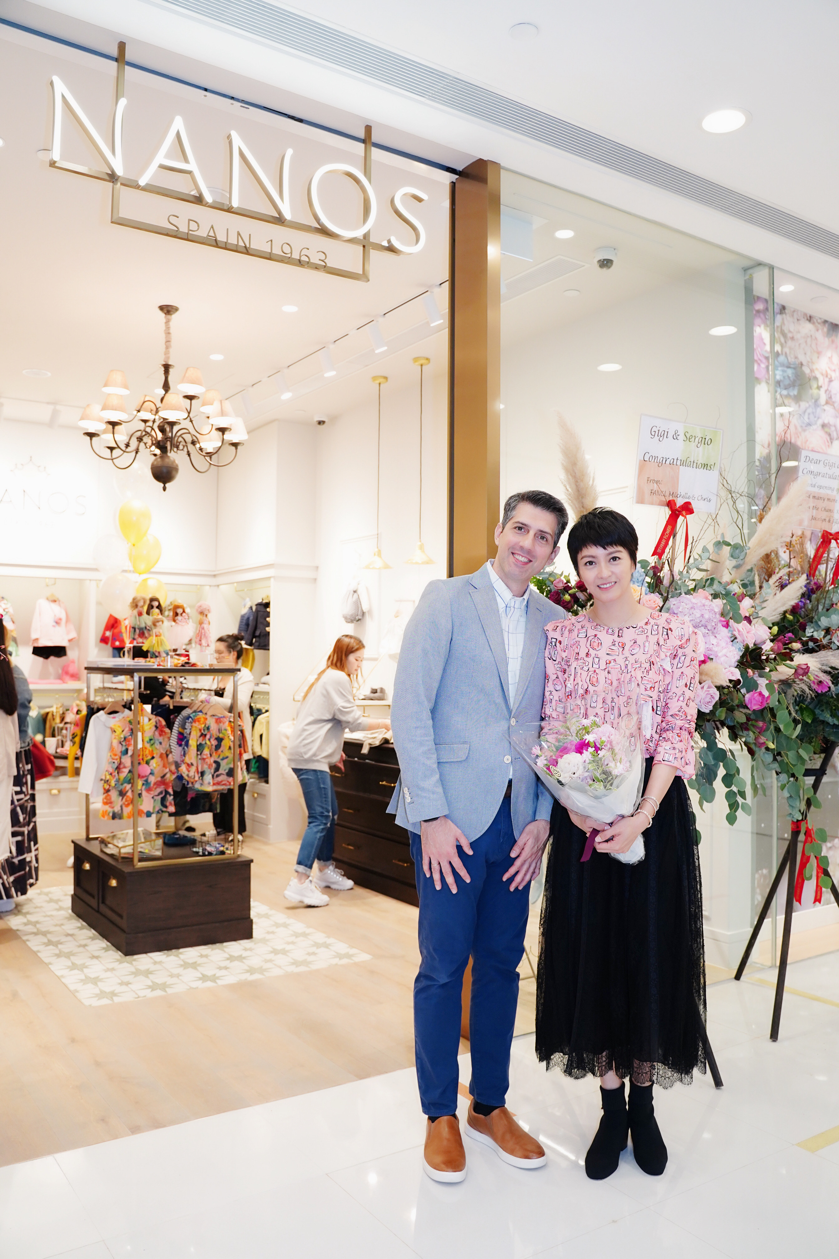 Gigi與老公Sergio齊出席分店開幕,對於逆勢開分店,兩人都大有信心。(MingChai Entertainment提供)