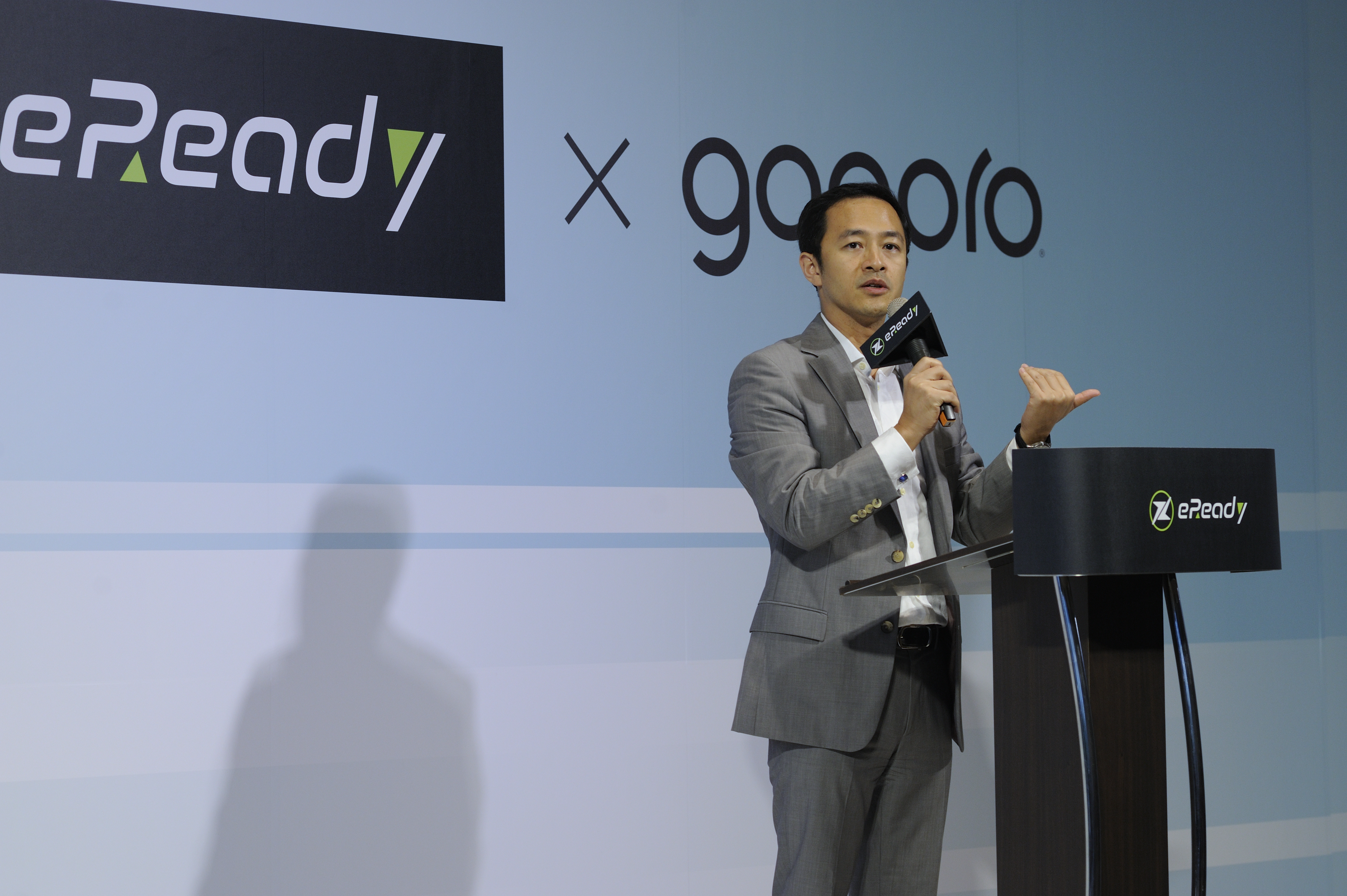 Gogoro Network總經理潘璟倫表示,Gogoro Network電池交換平台提供以電池交換為主、充電為輔的創新模式,帶動電動機車市場快速發展。