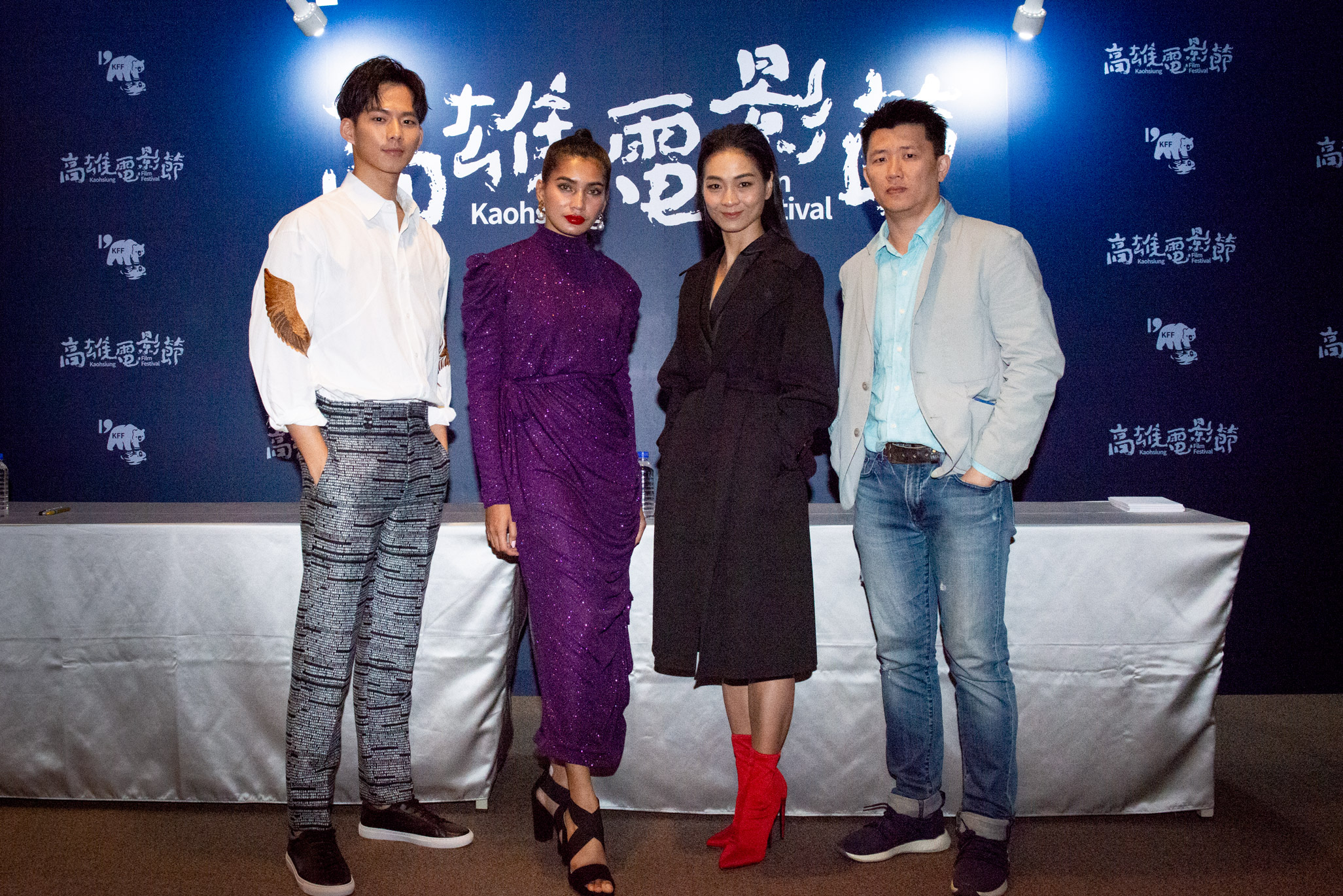 吳念軒（左起）、菲律賓女星萊拉、導演陳雪甄、導演廖克發，帶著作品《波羅蜜》前進高雄電影節參加閉幕放映。（高雄電影節提供）