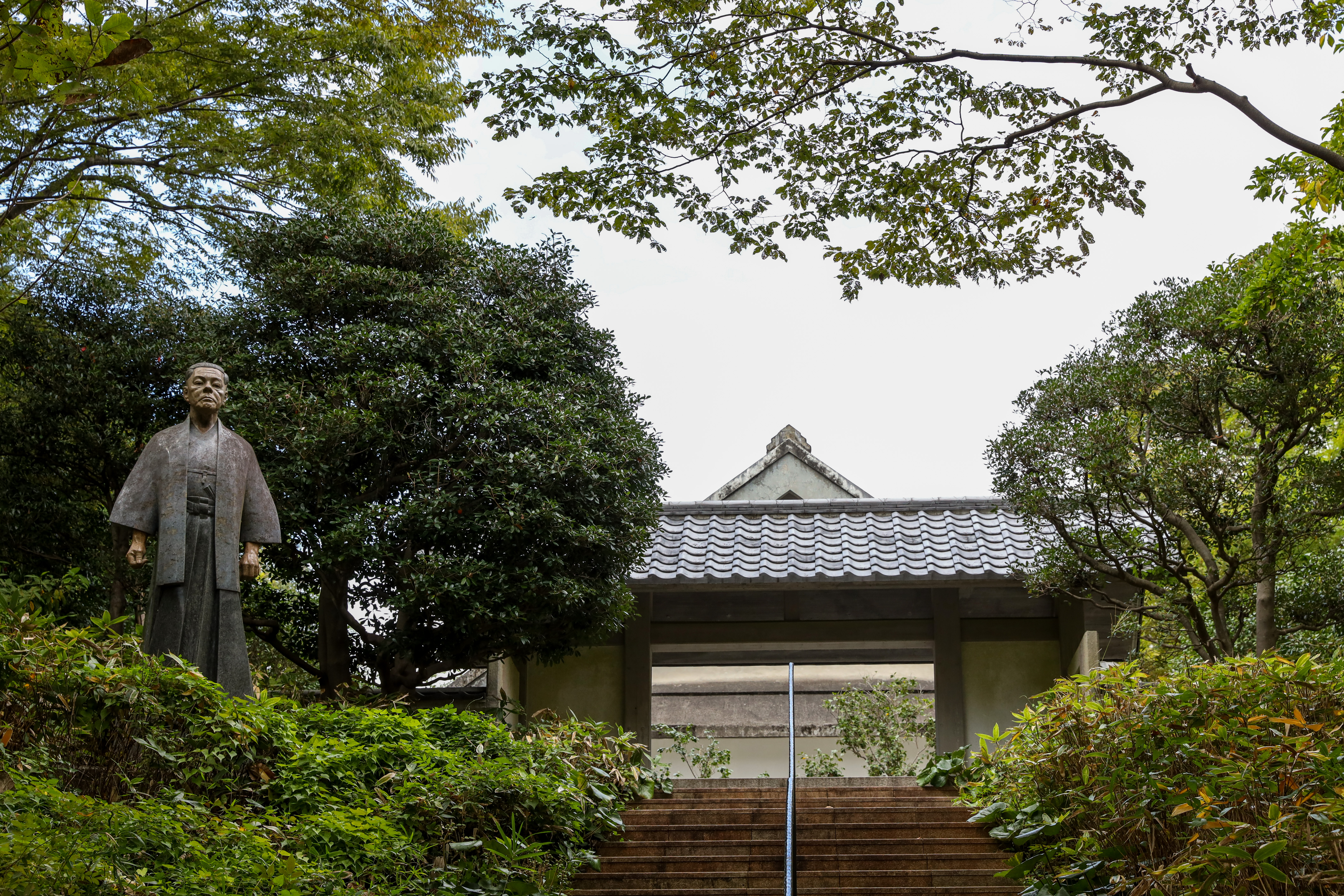 被稱為日本國民作家的井上靖，家族是天城湯島的醫生世家。