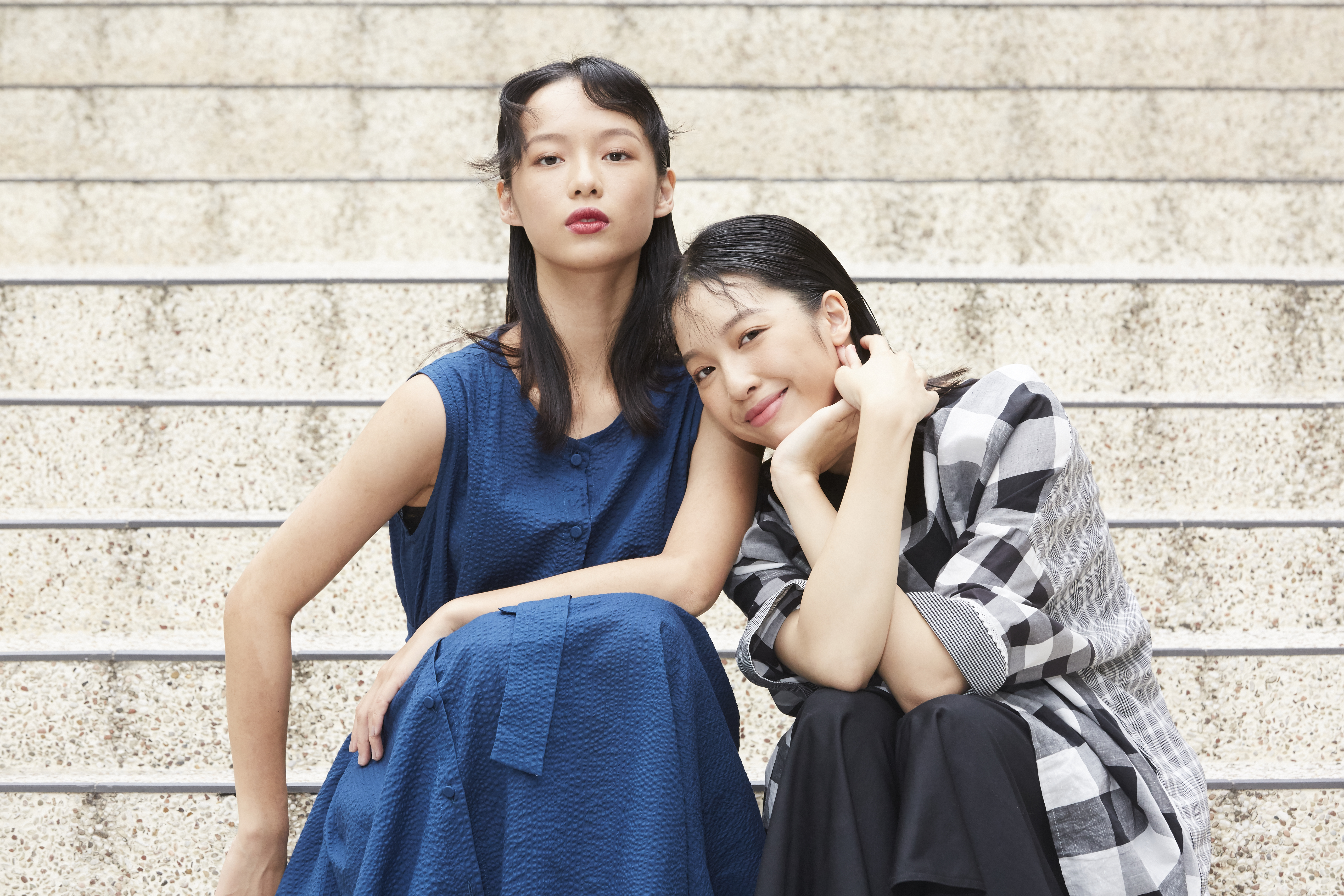 王渝屏（左）和王渝萱（右）受家庭影響，個性非常獨立，也以獨特思想建構世界。