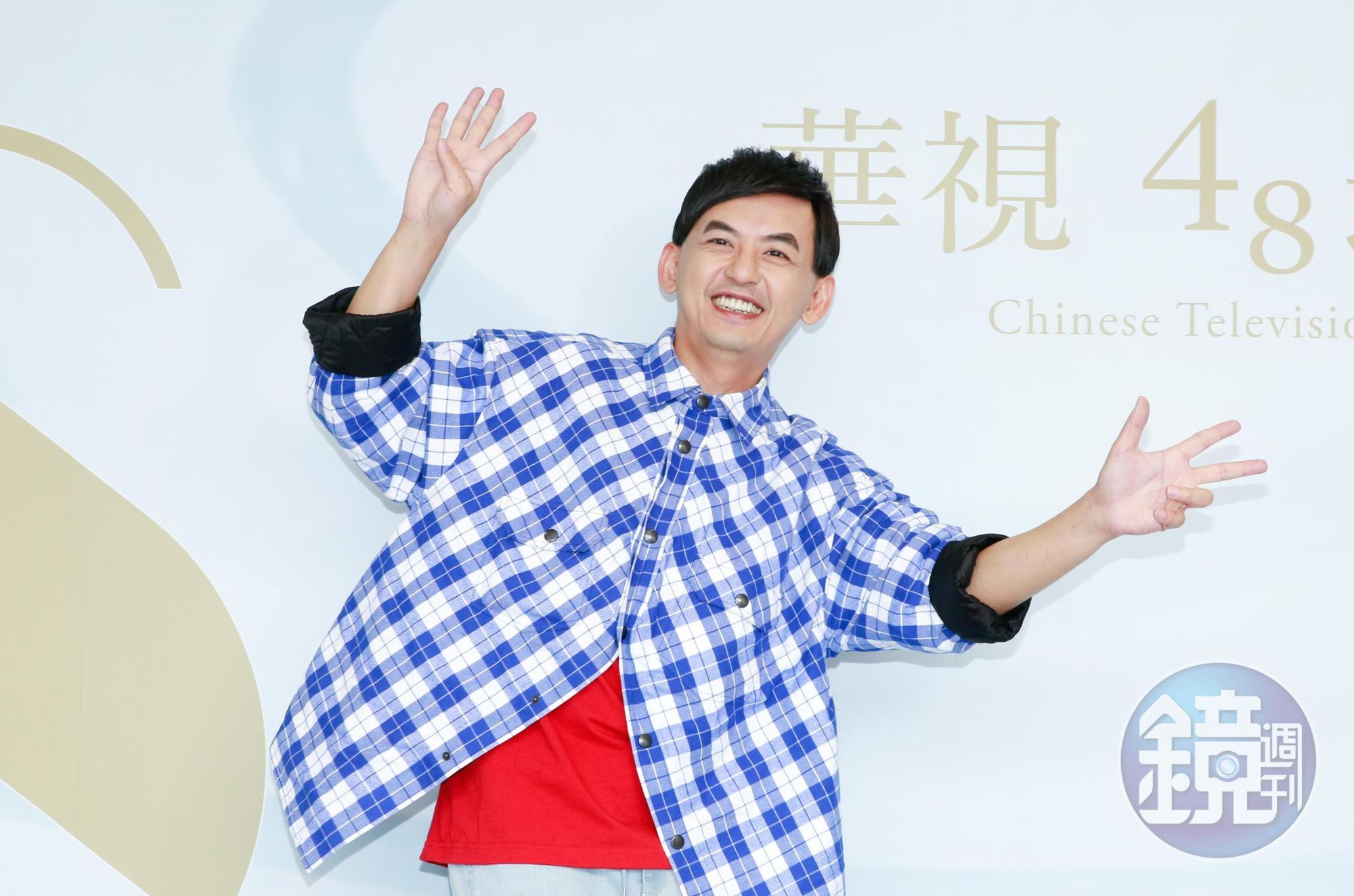 黃子佼今年靠《超級同學會》拿下第九座金鐘獎,他開玩笑放話說:拿到第十座就不報名金鐘。
