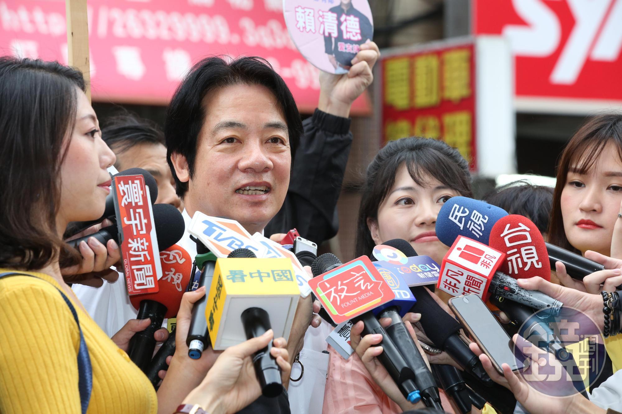 賴清德今到台北陪民進黨立委參選人高嘉瑜掃街。
