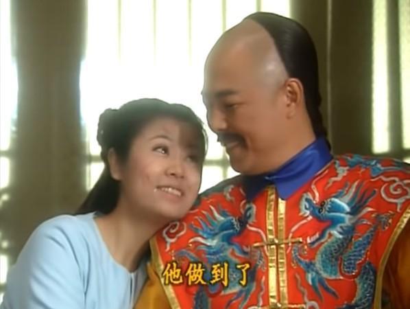 林心如、張鐵林在《還珠格格》中飾演紫薇、乾隆，成為觀眾心中經典。（翻攝自YouTube）