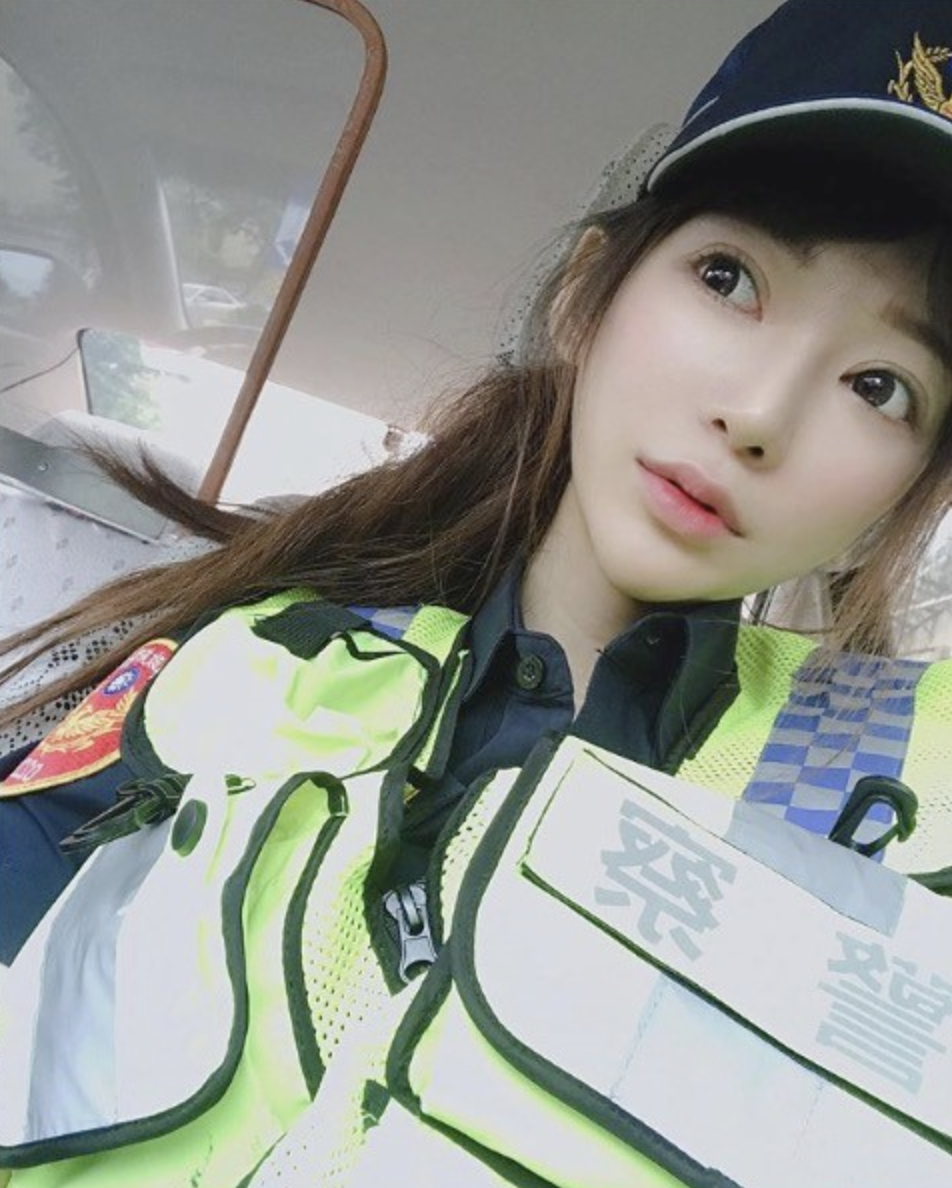 林筱綺在IG上經常PO出許多美照，吸引數十萬網友追蹤。（翻攝IG）