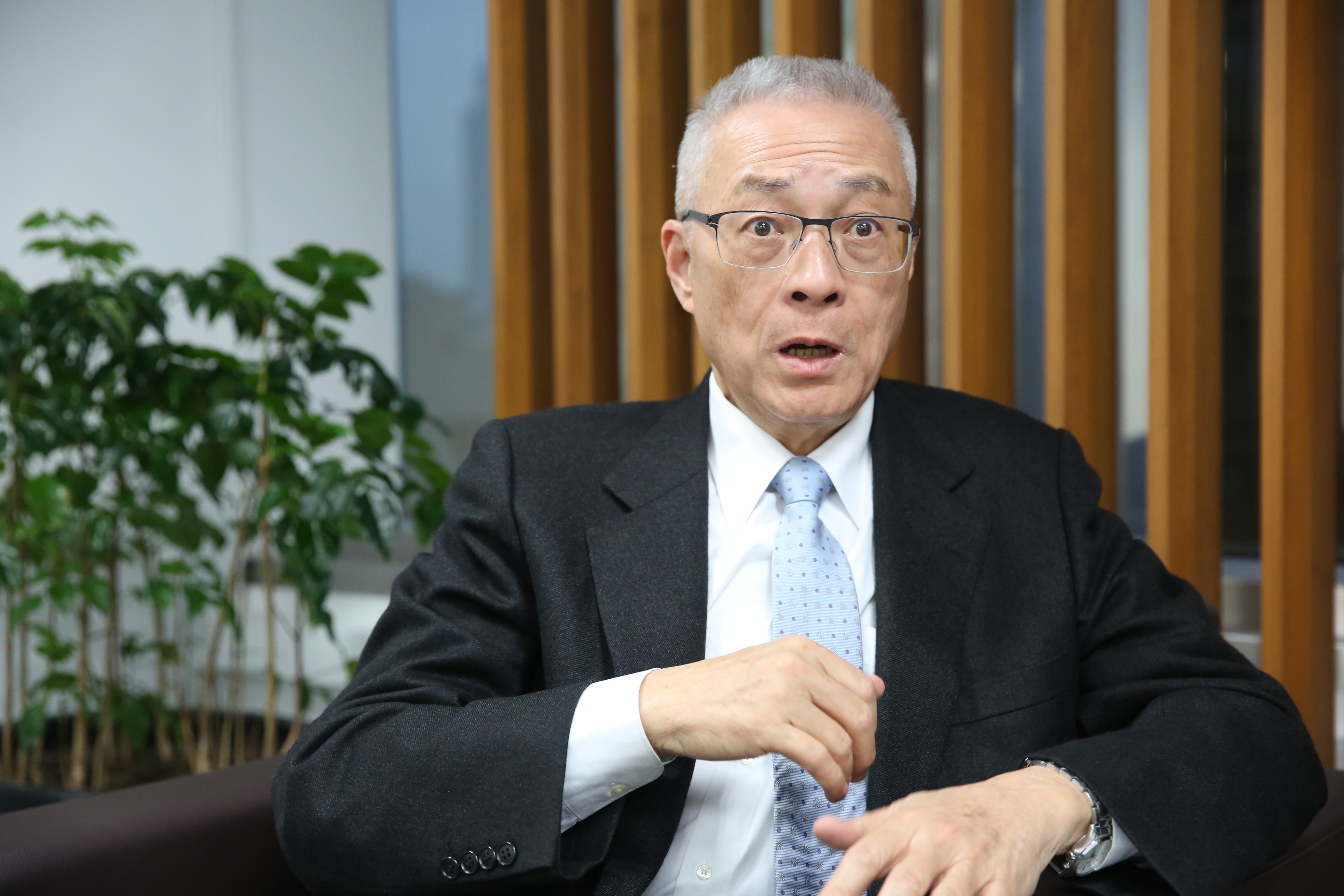 吳敦義今日跑透透替國民黨和韓國瑜拉票，午後因喝多出現不適狀況。