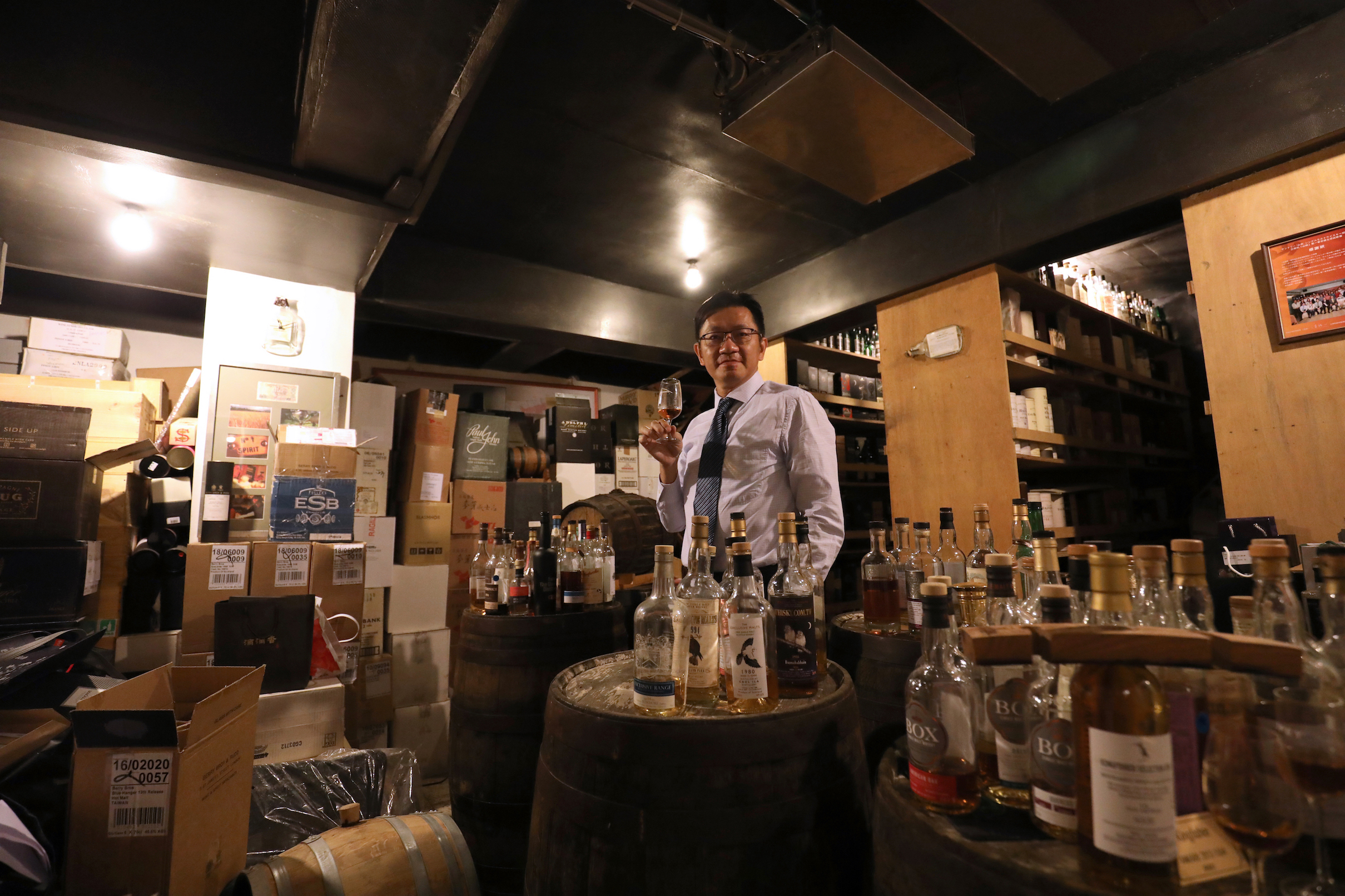 姚和成的私人小酒窖如威士忌寶庫，藏有許多拍賣場上也難尋的珍稀威士忌。