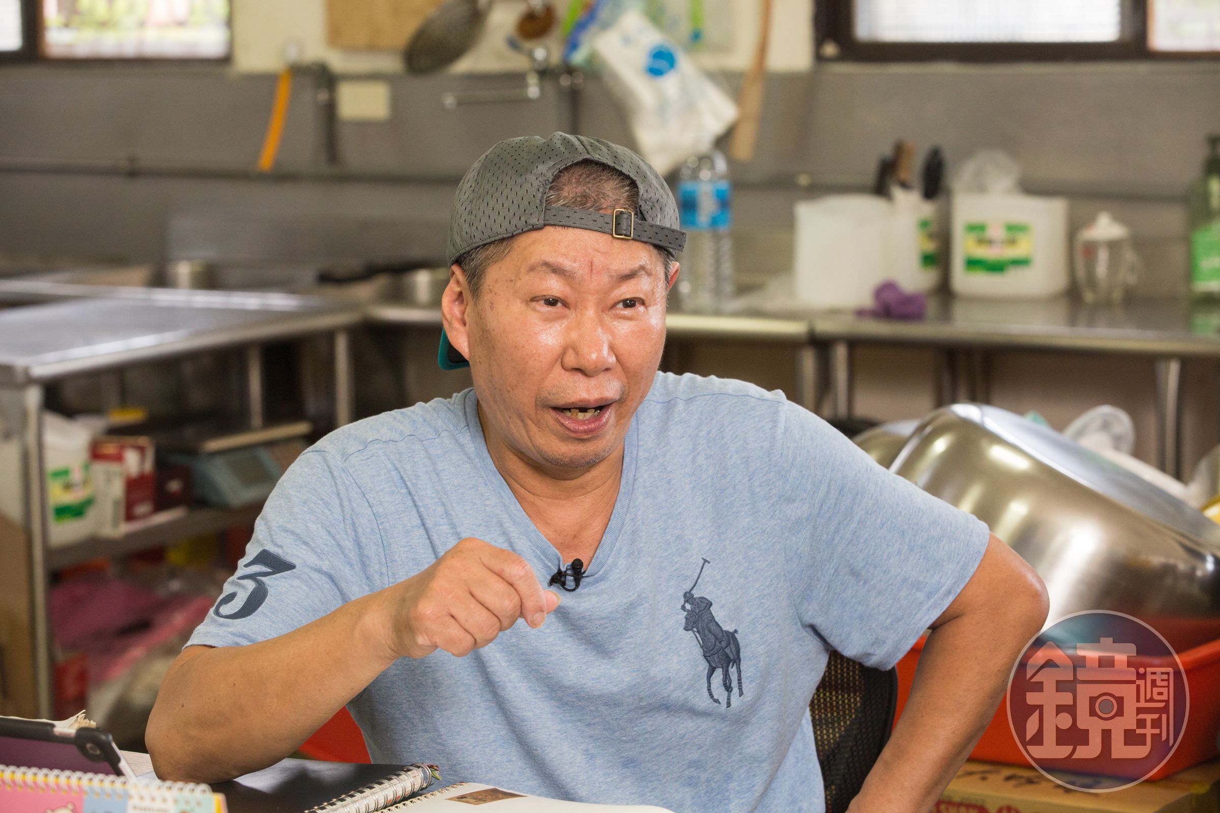 因母親早逝，陳學良從小學就要生火煮飯，張羅一家人的三餐。