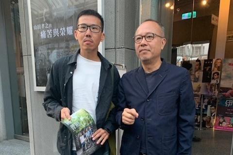 鍾孟宏(右)爆料納豆為酬謝導演知遇之恩,發願將在他再婚時免費幫忙主持婚禮。(甲上提供)