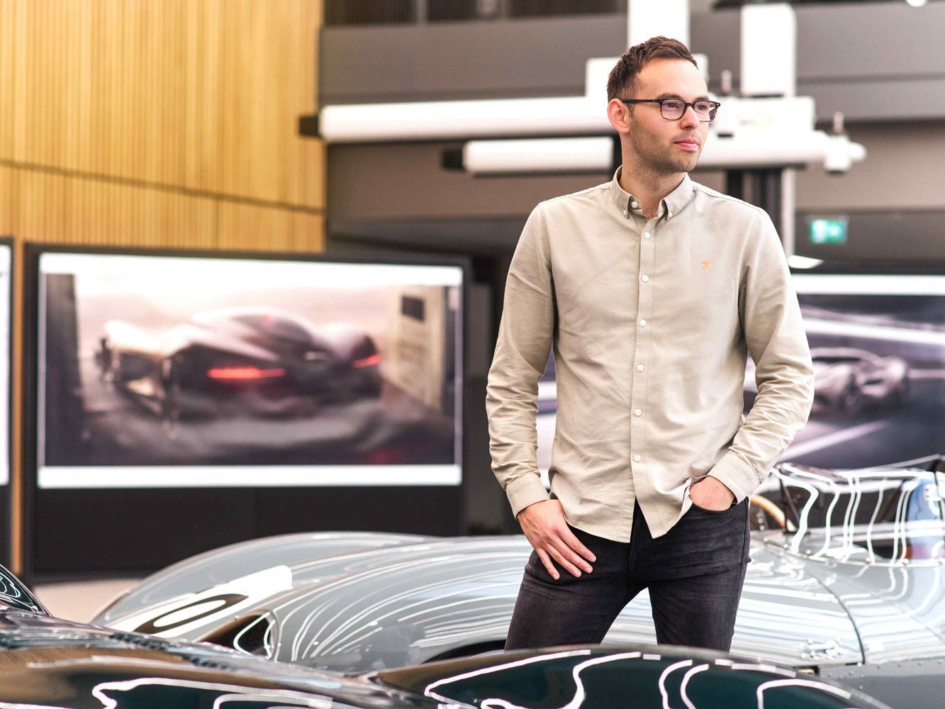 Jaguar Advanced Design 先進設計中心外型設計師 Oliver Cattell-Ford。