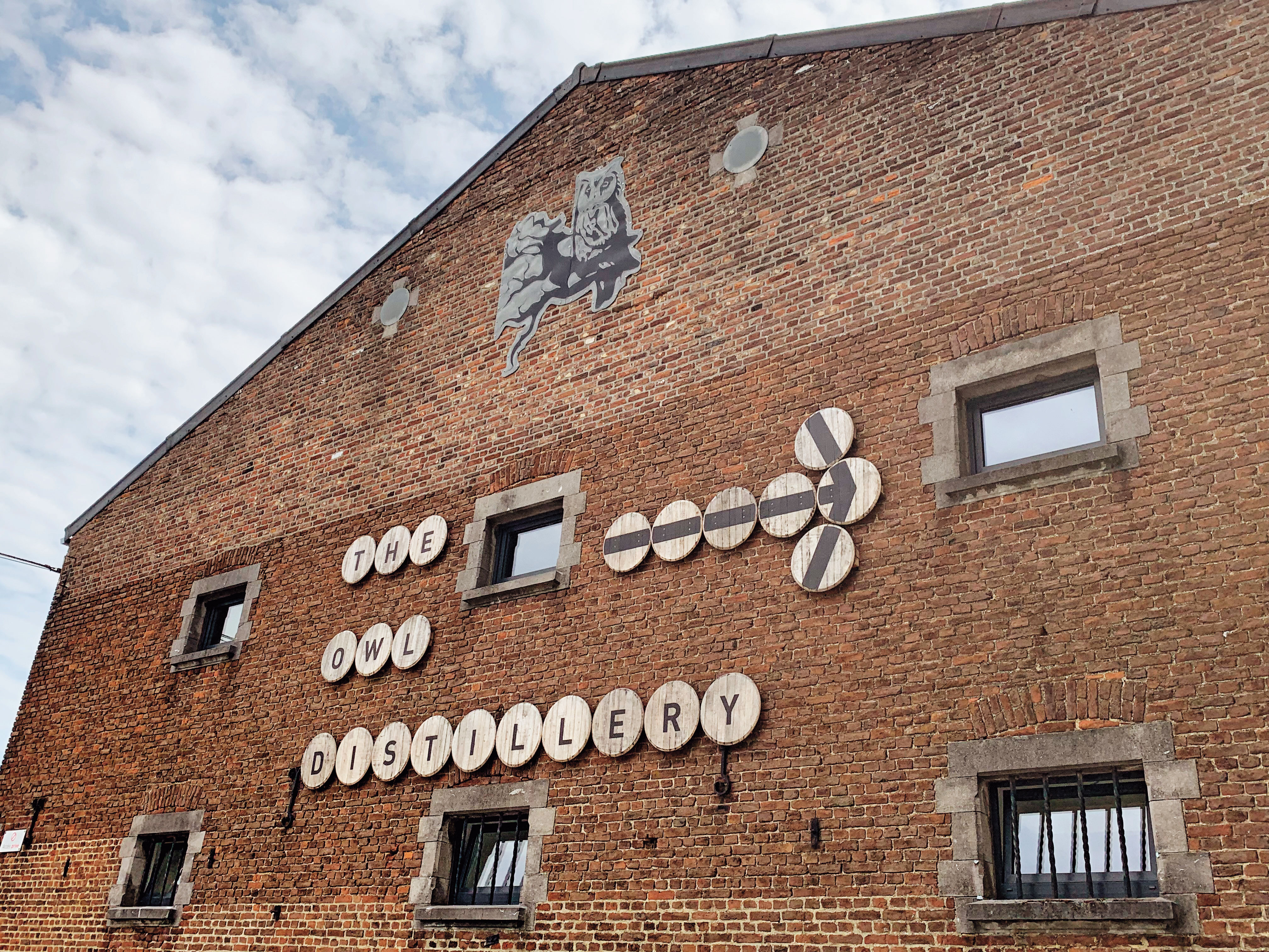 比利時貓頭鷹威士忌的酒廠,就在這棟古老的紅磚房裡,在比利時有超過10個威士忌品牌,但貓頭鷹卻是少數真正自製自銷的。