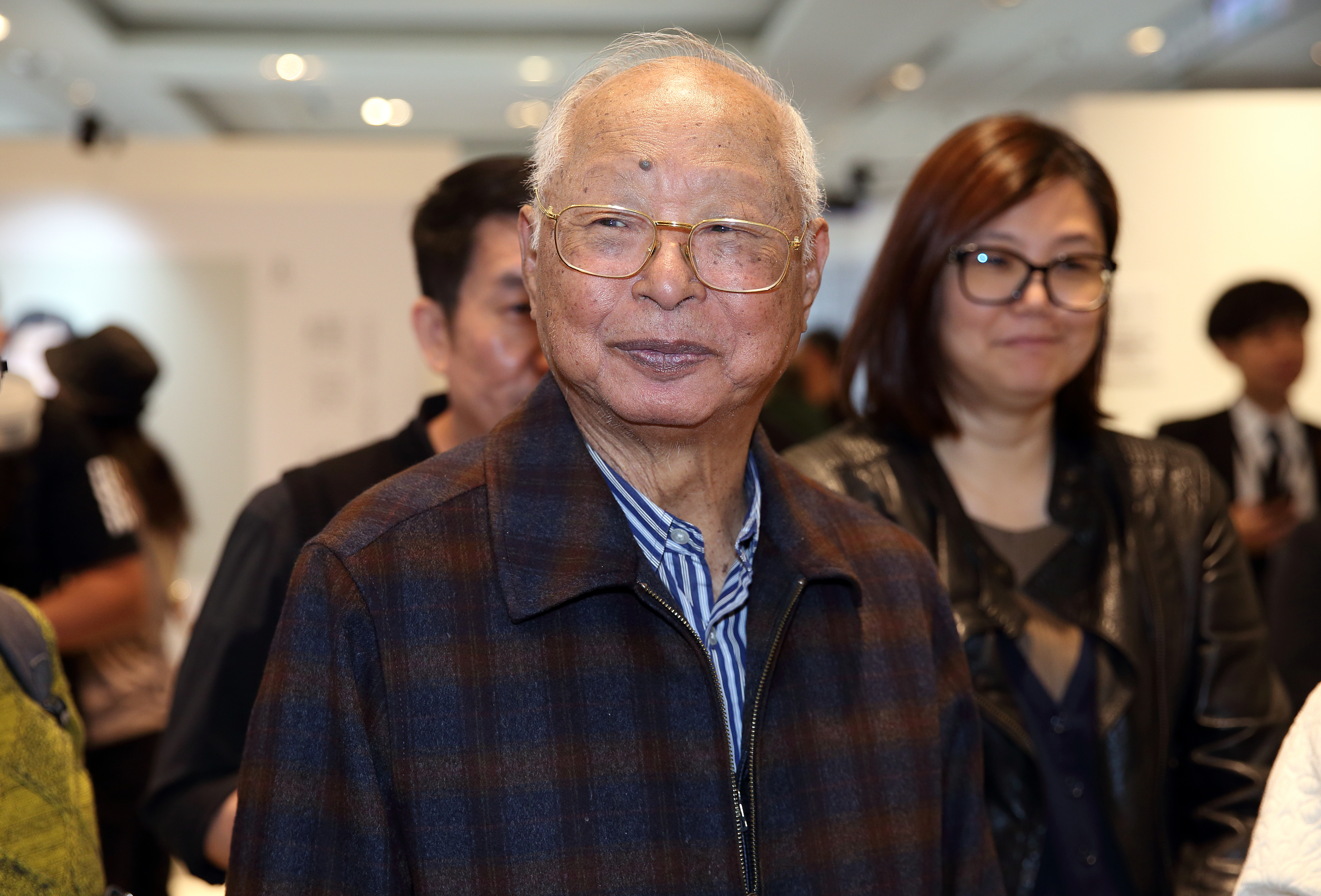 新光三越董座吳東興今年突然大動作加碼買股新光金。