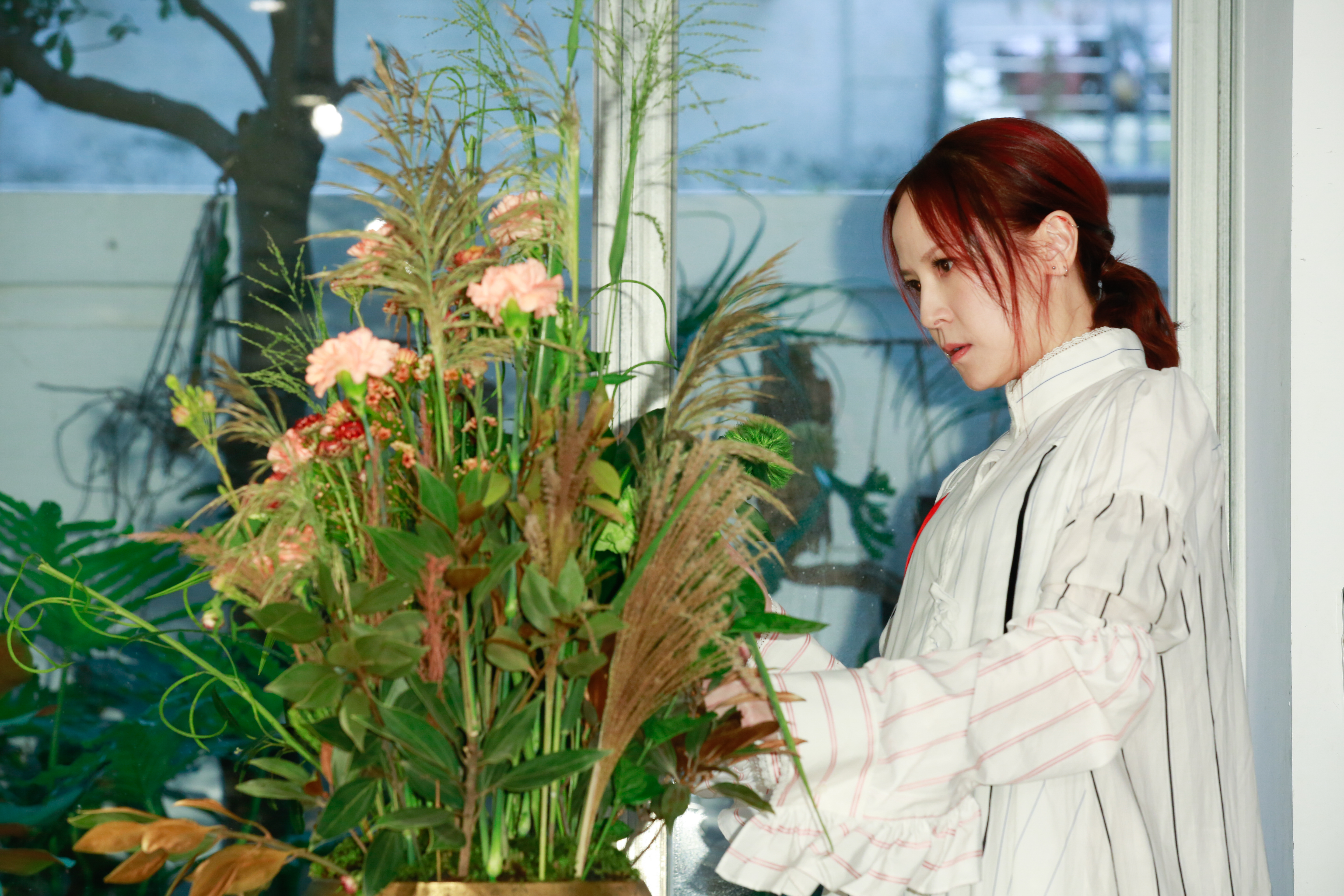 對自己的花藝技巧沒信心,不過楊乃文倒是很快就沉浸在花藝的世界。