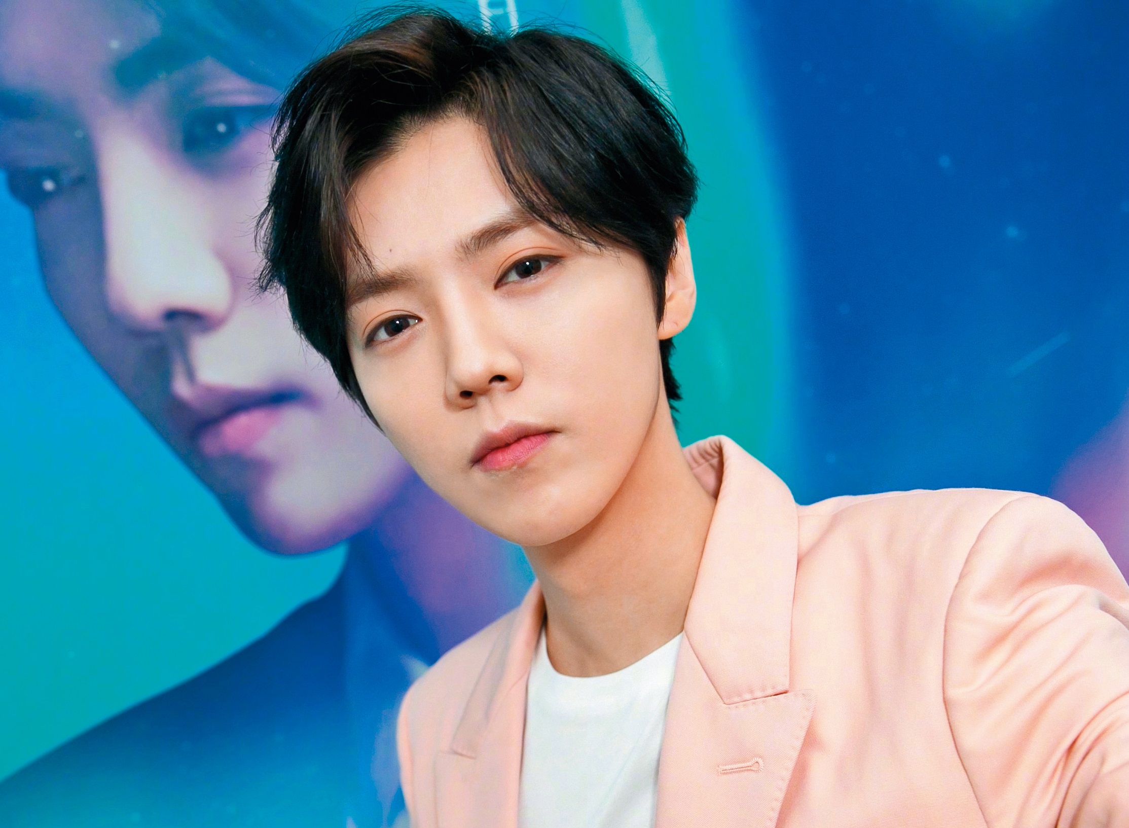 鹿晗的瘋狂粉絲在網路上向他示愛，表示已買了房子要送他，甚至想整型成關曉彤的模樣。（翻攝自鹿晗微博）