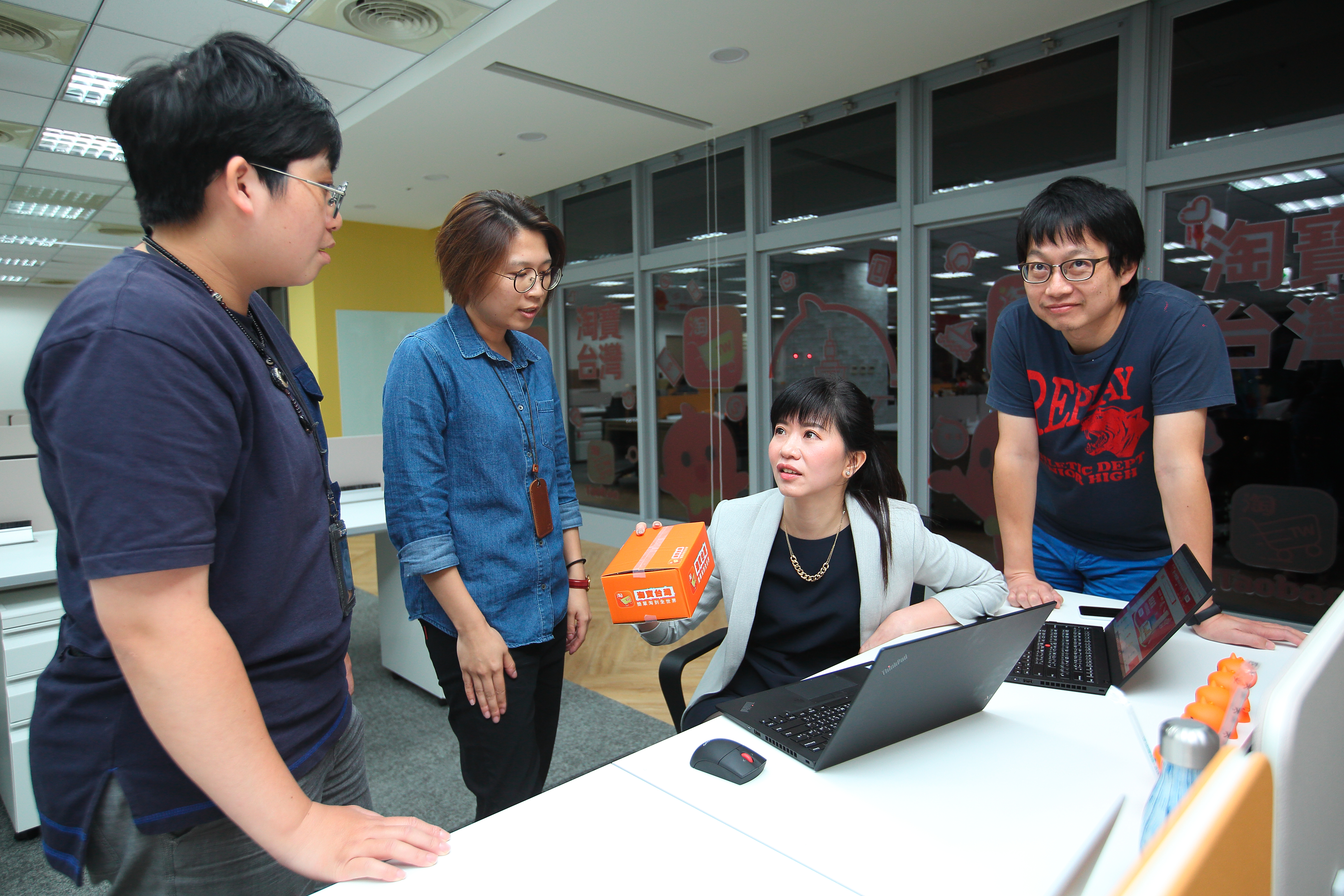 重新落地的淘寶台灣目前經營團隊約百人，近半數都是招商業務高手。