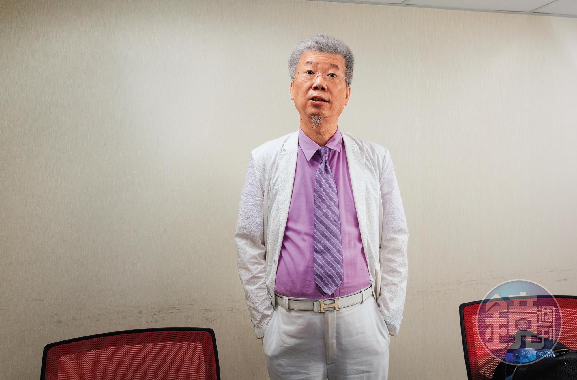 精神科名醫李光輝(圖)自爆曾是翁子涵的前老闆,也與翁交往2年。