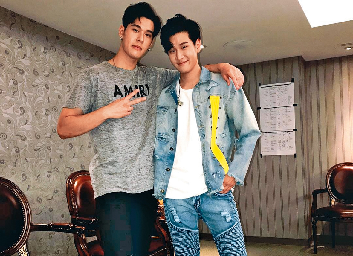 周興哲(右)跟哥哥周予天(左)兄弟感情不錯,不過弟弟的知名度跟聲勢比哥哥還強。(翻攝自周予天IG)