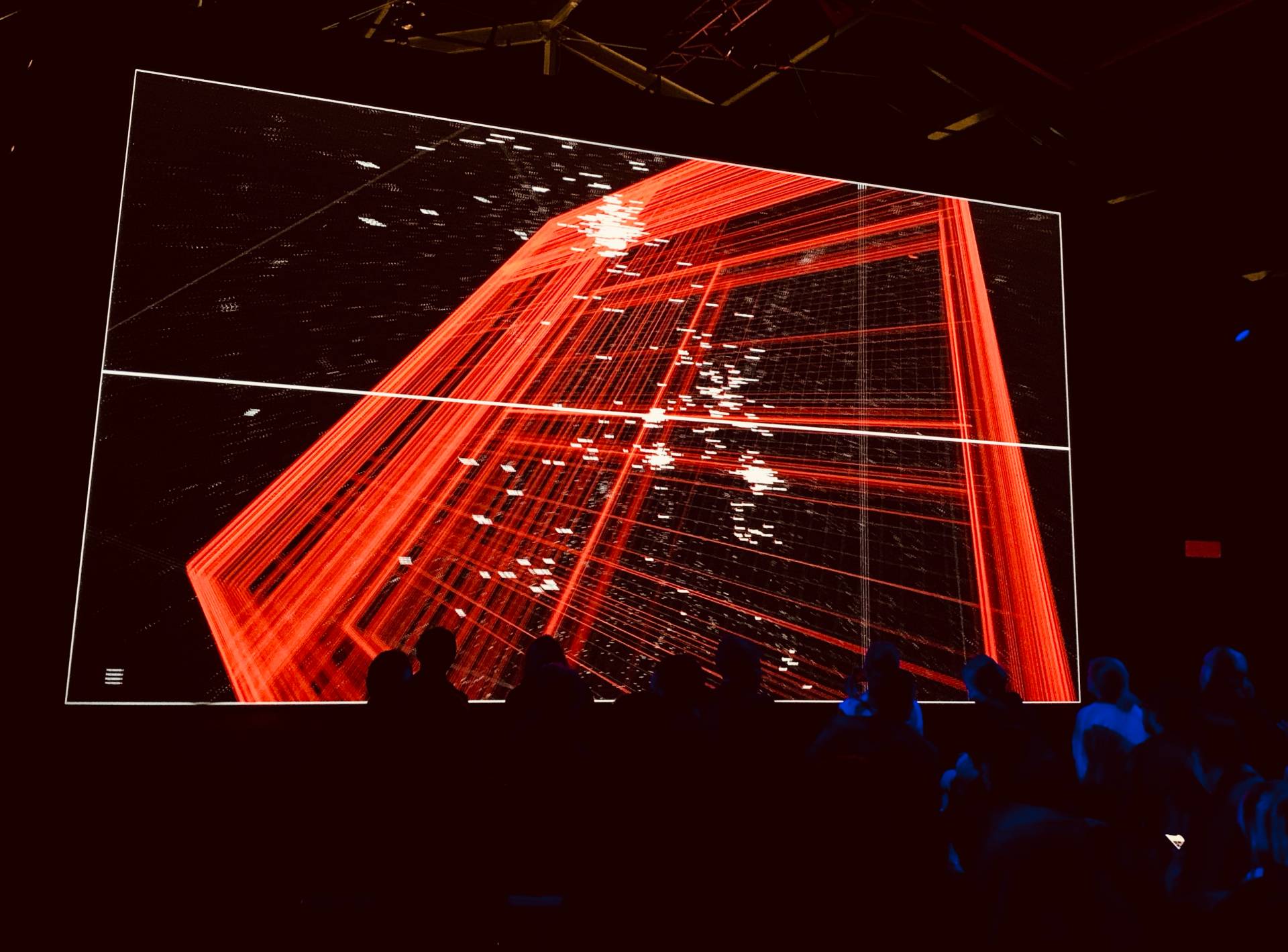 日本藝術家池田亮司的巨型視覺作品 data-verse 第二變體，日前在東京六本木的Beyond Watchmaking製錶藝術展上首次公開。