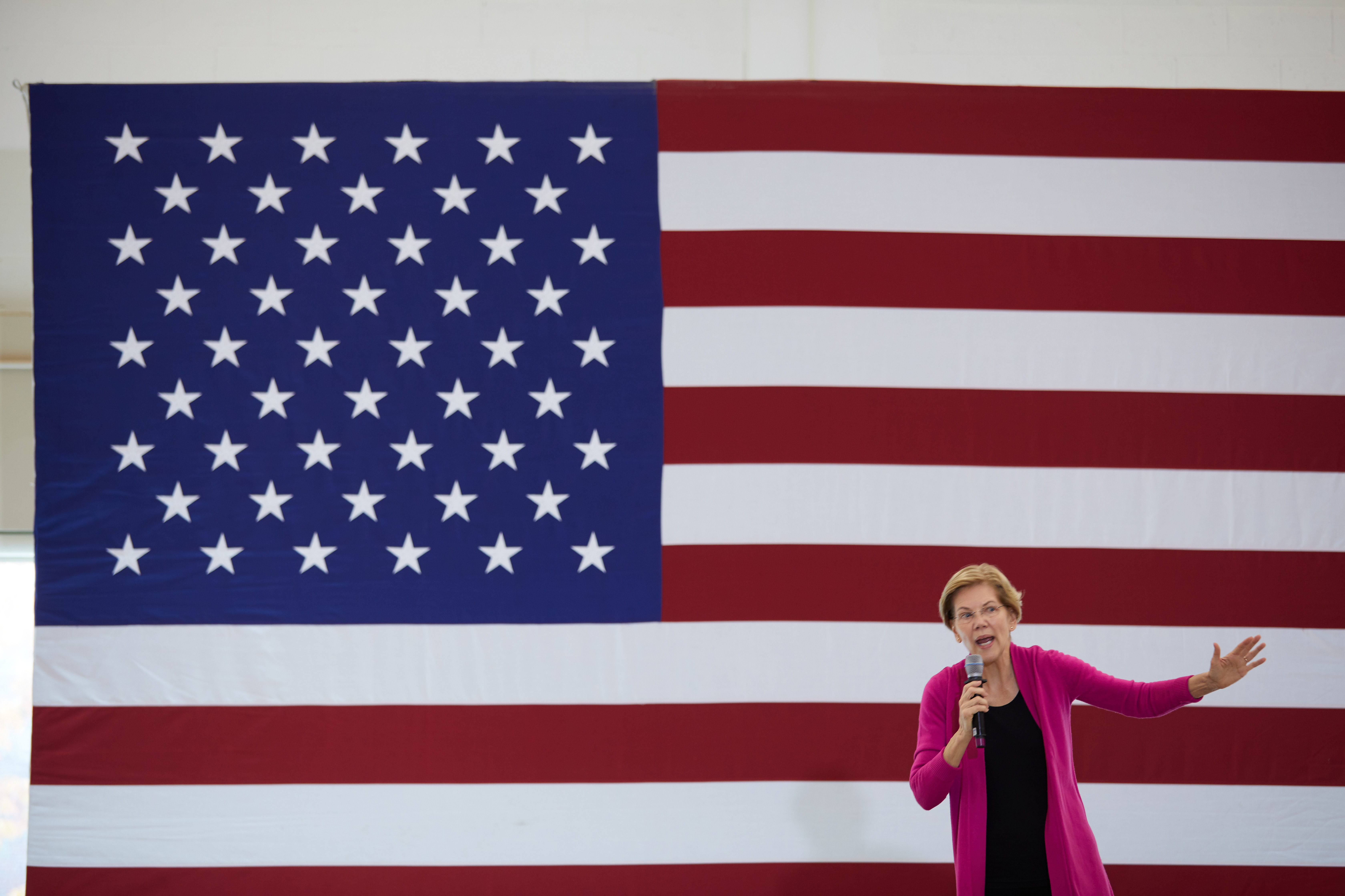 2019年10月30日，華倫出席新罕布夏州立大學的市民大會。（東方IC）