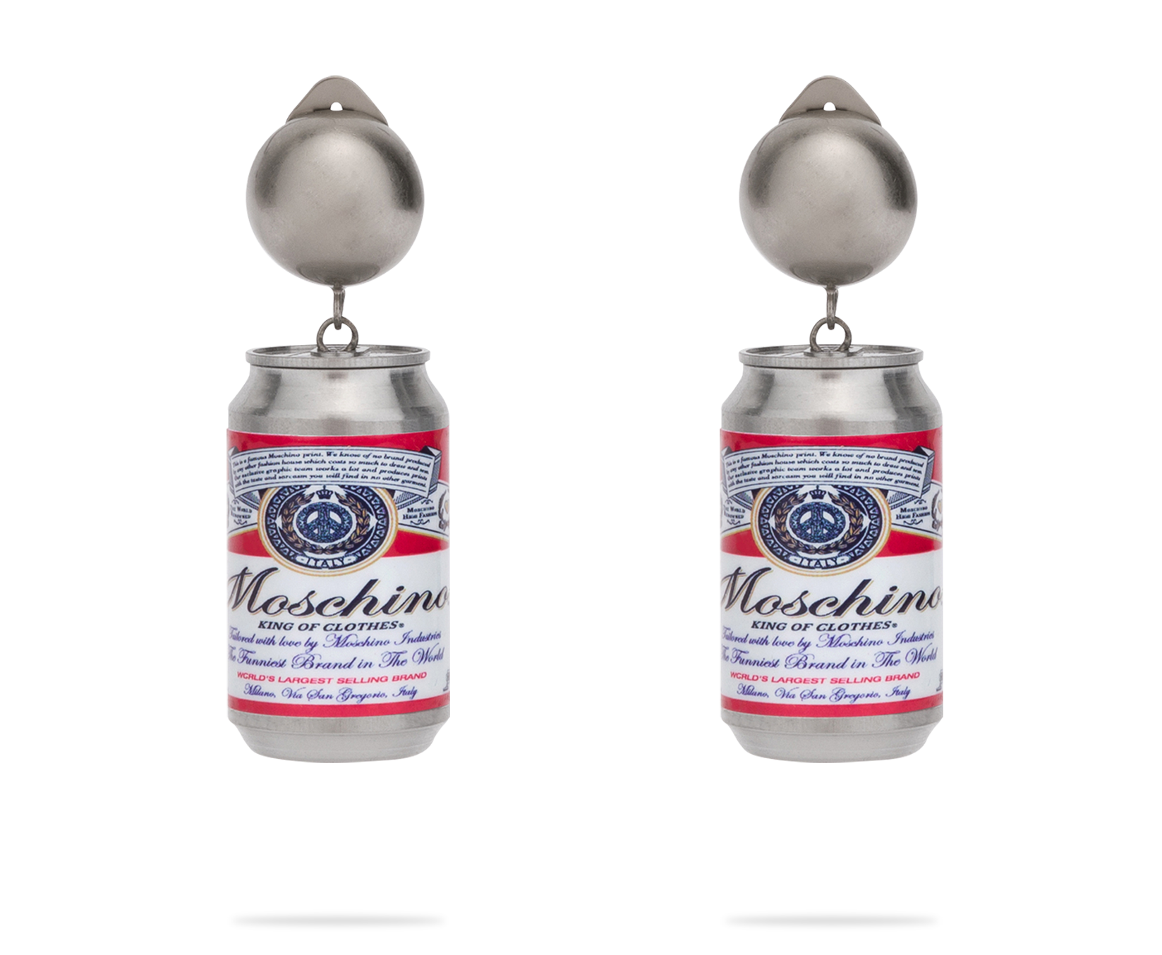 MOSCHINO X BUDWEISER限量耳環小巧可愛又有幽默感。（藍鐘提供）