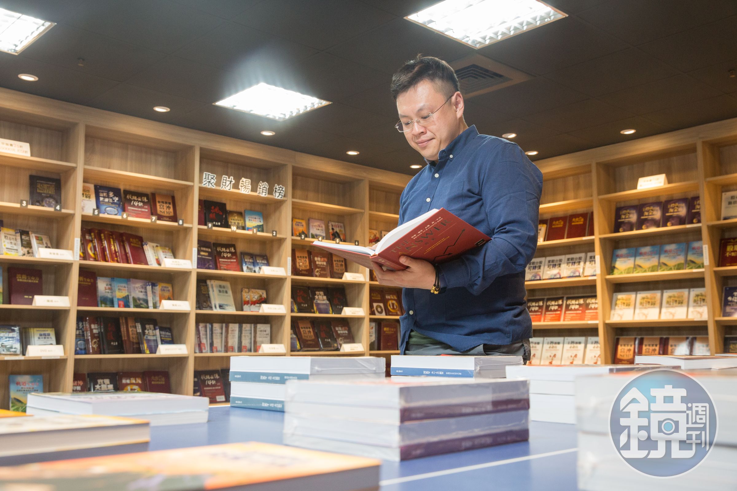 馮文宏是專業投資人，另一身份是聚財網部落客kobepenny，他靠波浪理論投資，勝率有90％。