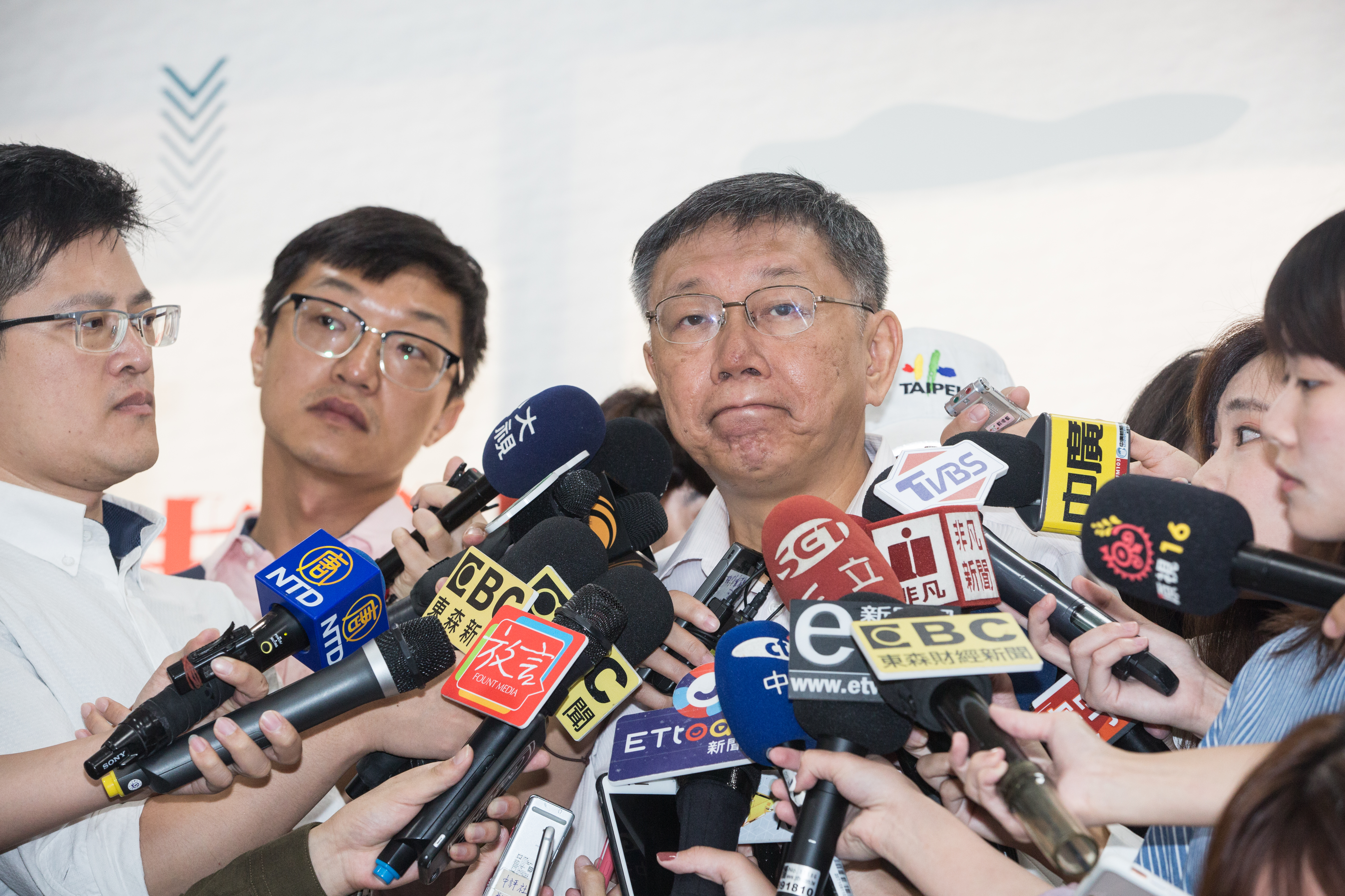 柯文哲針對陳佩琪的發文，苦笑說「回去要加強約束」。（資料照）