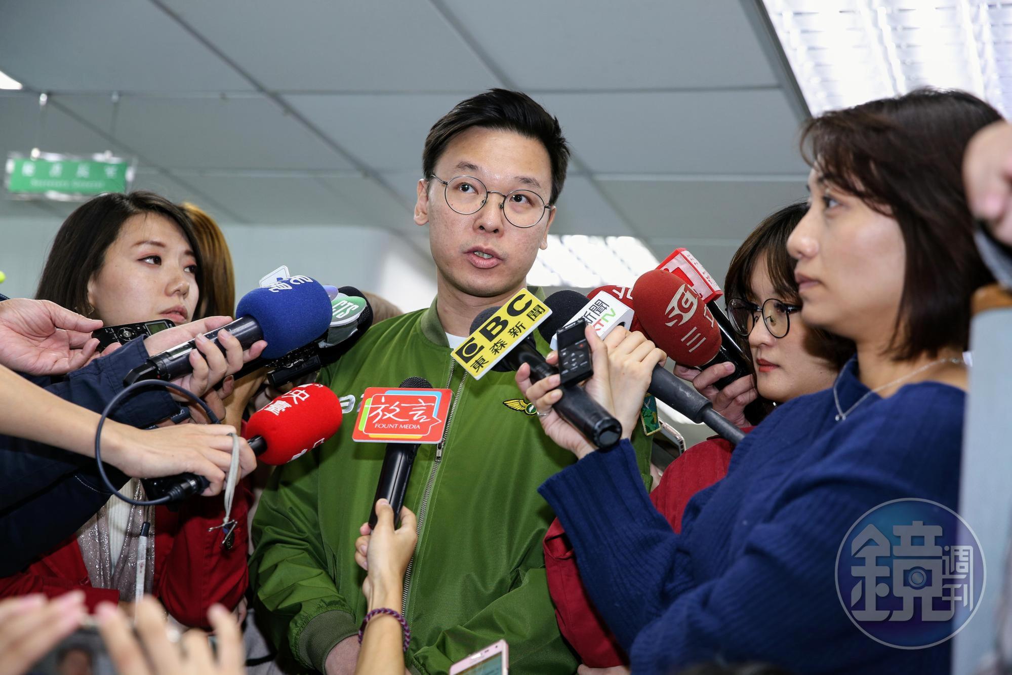 民進黨副祕書長林飛帆諷刺韓國瑜的庶民總統是「別墅的墅」。