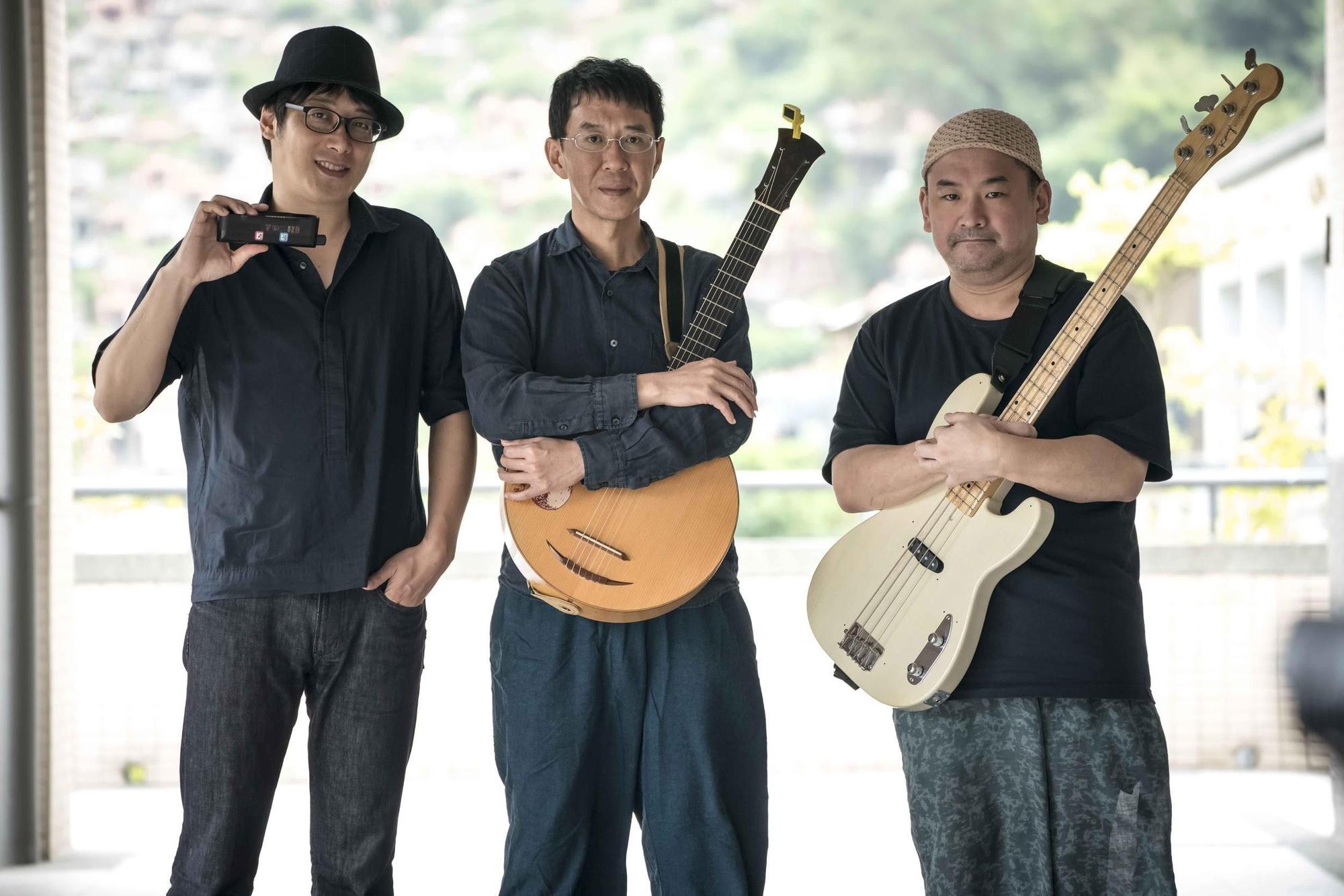 林生祥(中)與鍾孟宏合作《陽光普照》配樂又進入新的層次。(甲上提供)