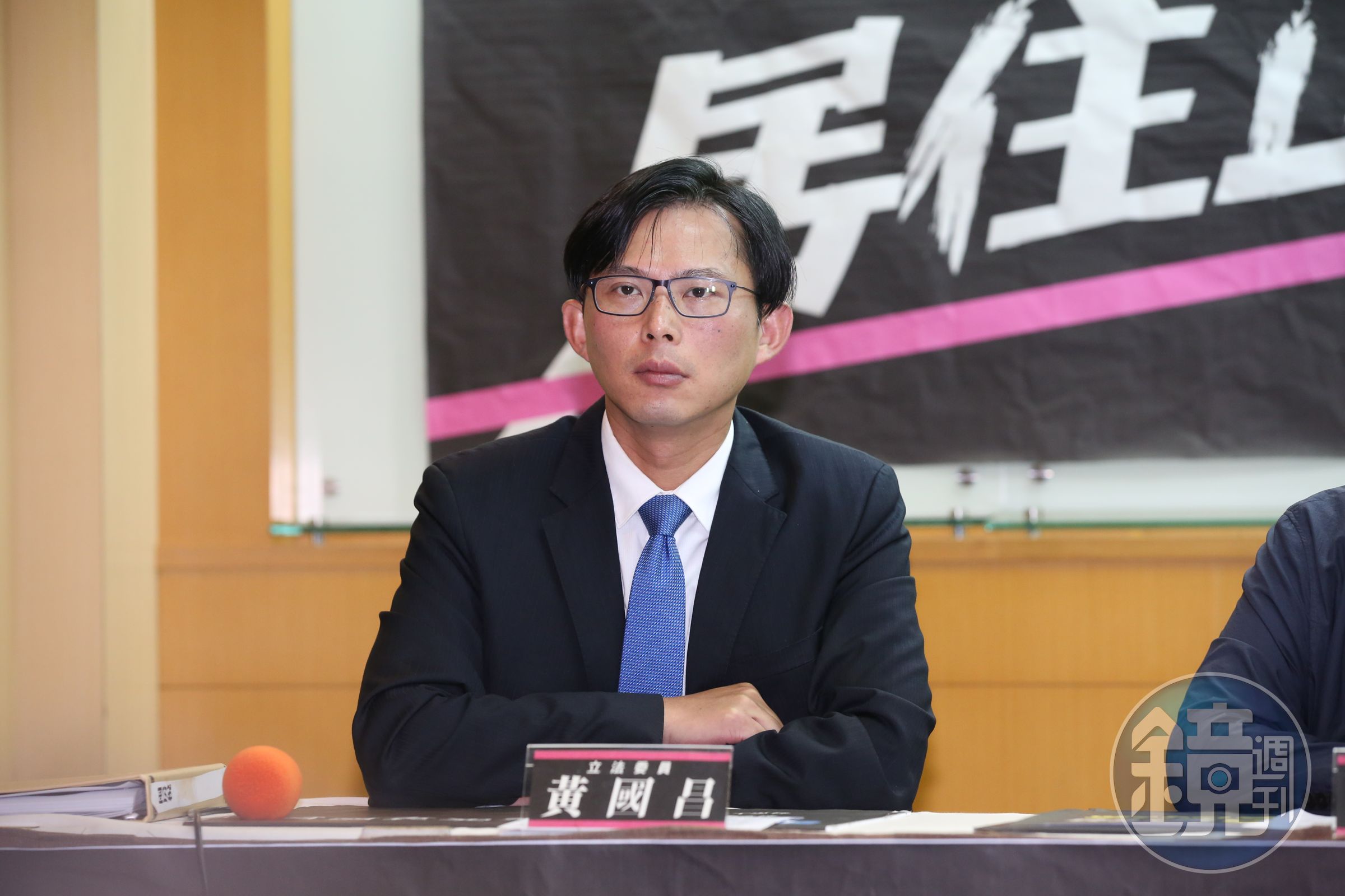 立委黃國昌認為中國惠台26條措施是為了影響選舉的統戰手法，他則提出「台灣惠中6大措施」反擊。（資料照）