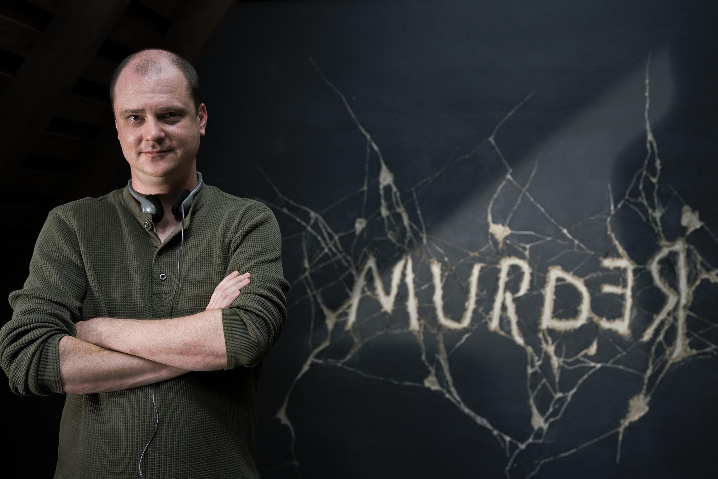 導演麥可弗拉納根從小學五年級就開始著迷史蒂芬金的作品，讓他成為新一代的恐怖片創作者。（華納兄弟提供）