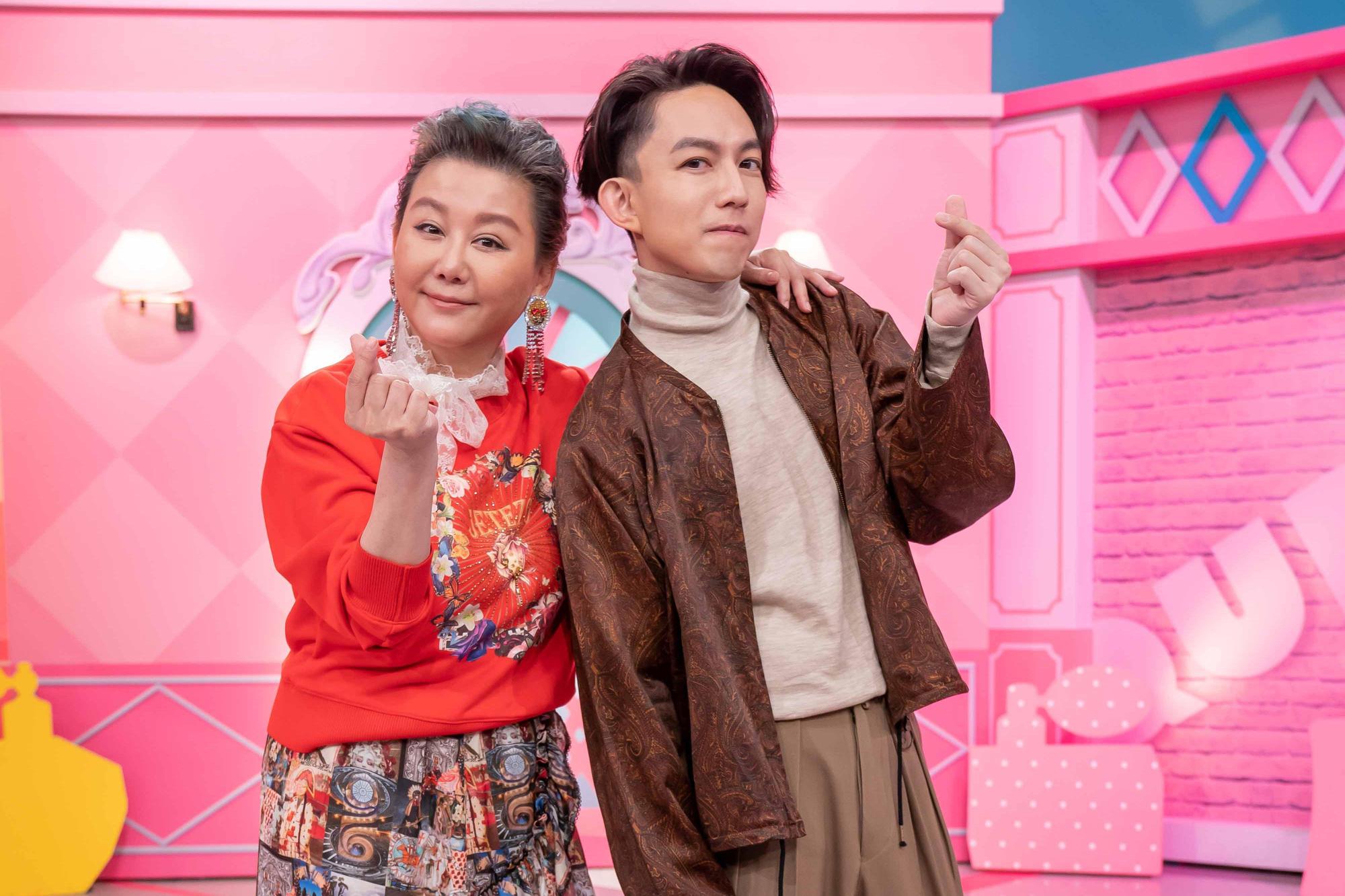 林宥嘉帶著剛發行的新單曲〈少女〉朝聖少女最多的節目《女人我最大》。(TVBS歡樂台提供)