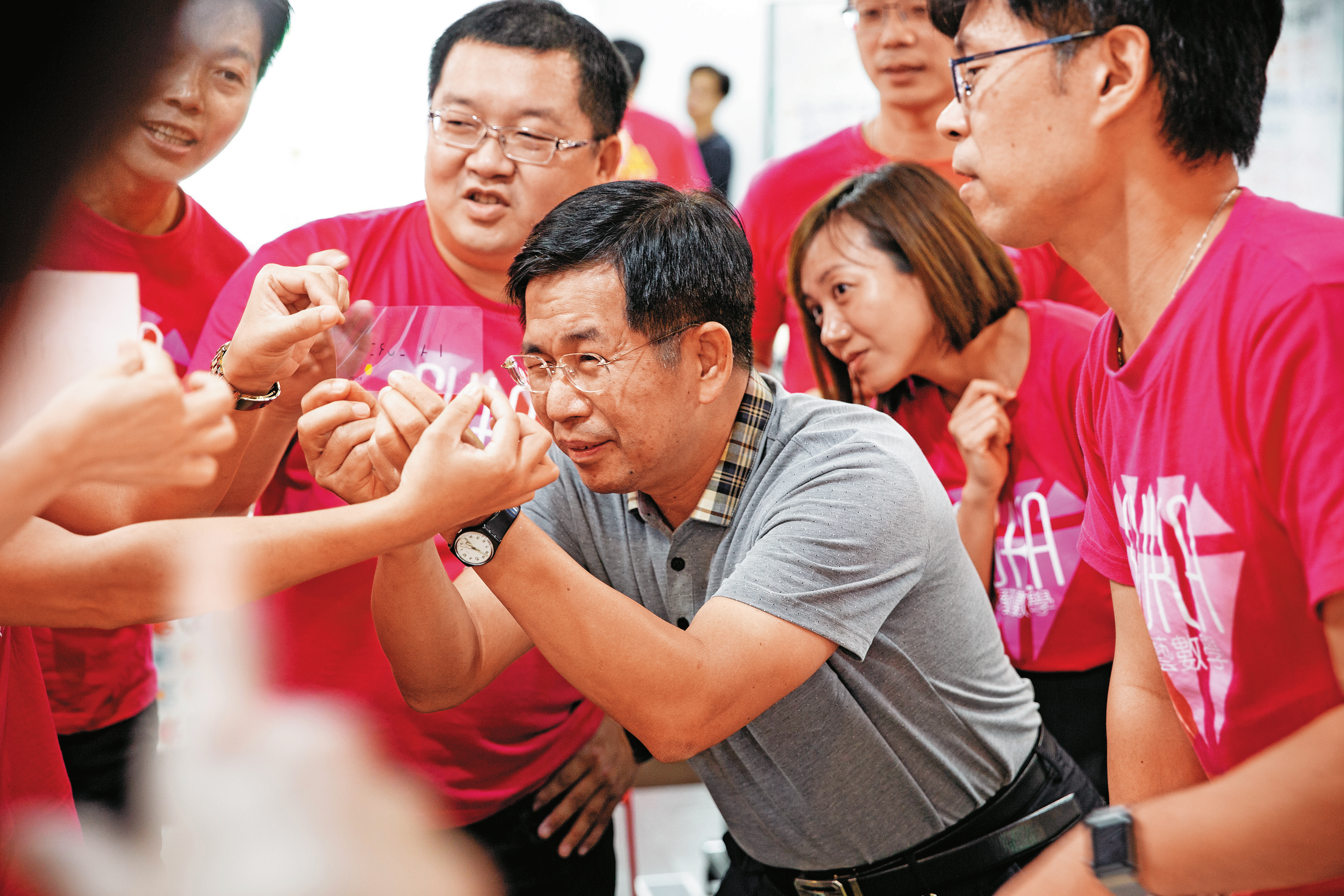 108課綱今年上路，正式啟動前的暑假，潘文忠盡可能參與不同的教師增能課程，他很享受重新當回學生的感覺。