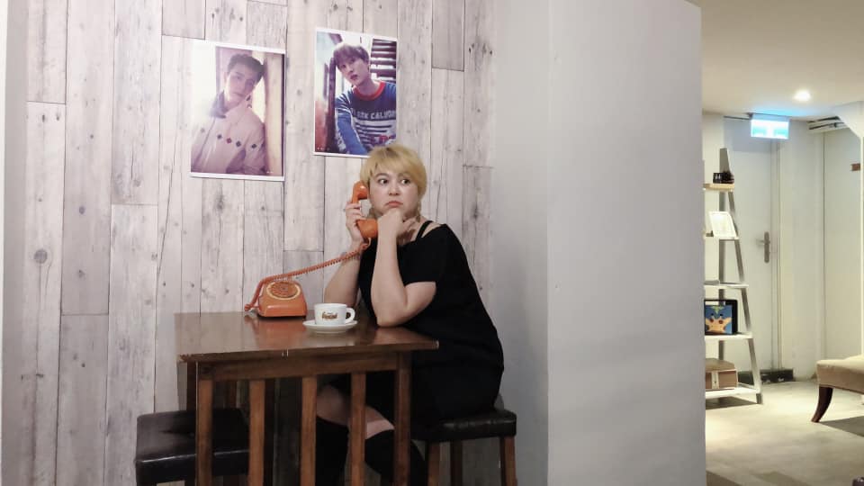 任潔玲目前在吳建恆開的咖啡店幫忙，但是沒有支薪，存款快見底。（翻攝自任潔玲臉書）