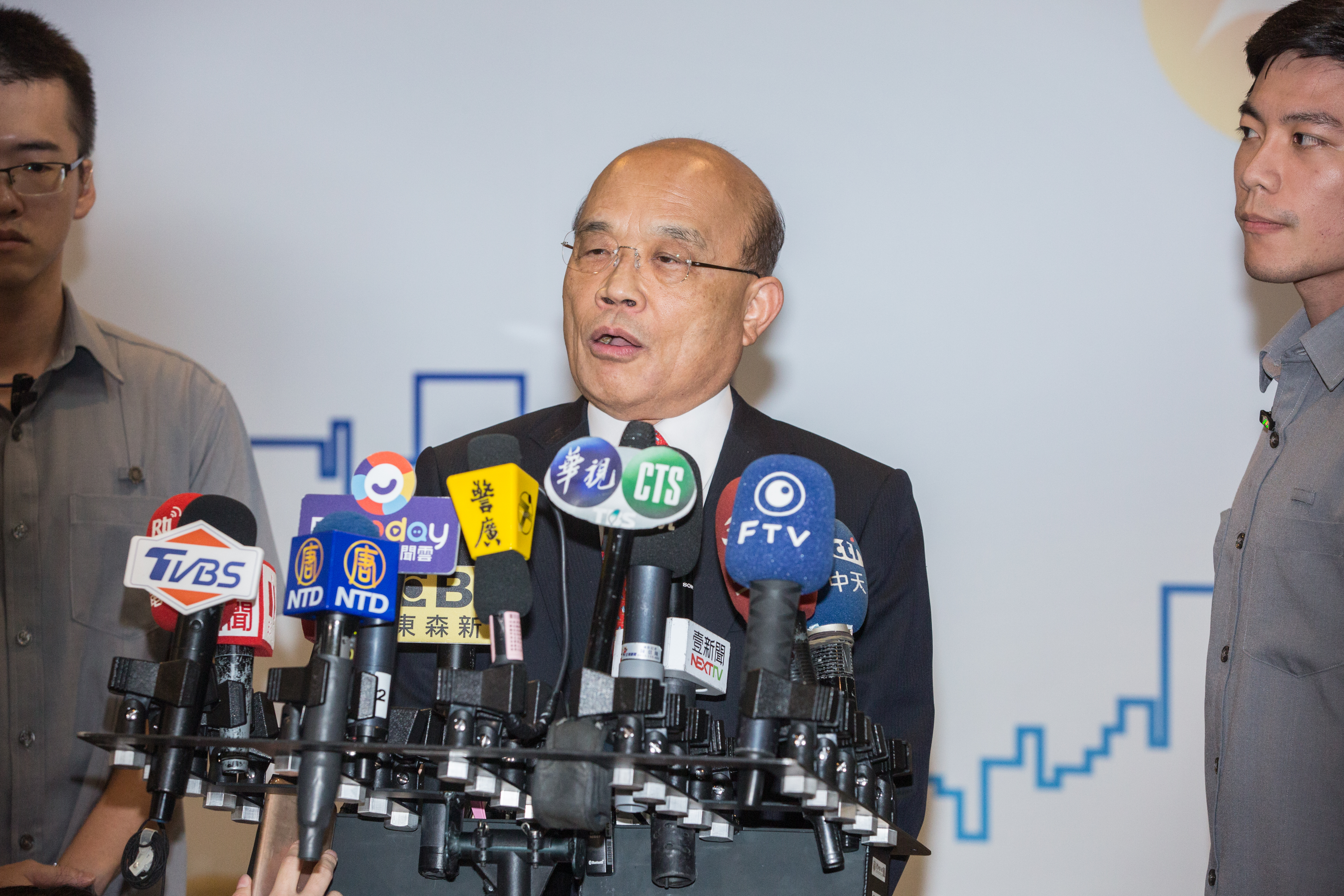 行政院長蘇貞昌對「毒品危害防制條例」部分條文修正草案十分重視，除加重製毒、販毒、運毒者刑責，也將防制新興毒品氾濫。